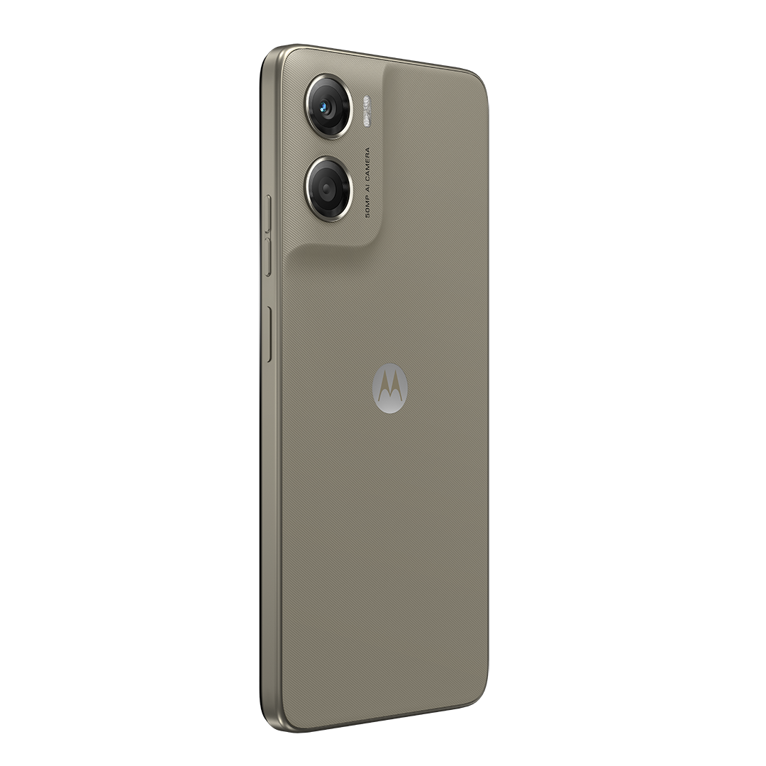 Világosbarna okostelefon dupla kamerával és Motorola logóval. A telefon fehér háttér előtt, enyhén ferdén látható.
