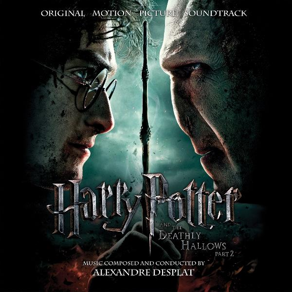 Filmplakát. Harry Potter és Voldemort egymással szemben, közöttük egy varázspálcával. Címszöveg: Harry Potter és a Halál ereklyéi.