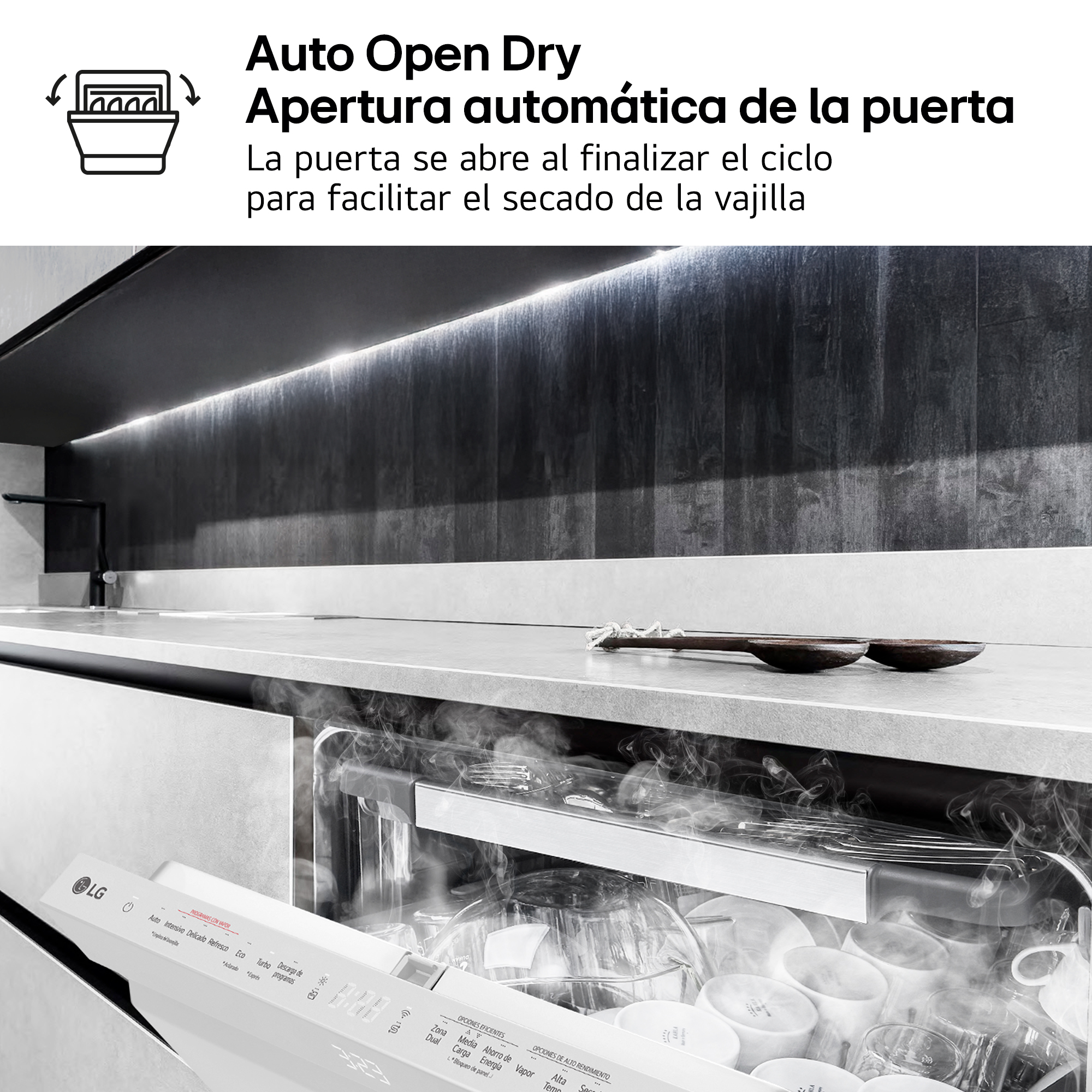 Lavavajillas con puerta abierta, vapor visible. Dentro, platos limpios. Arriba, encimera con cuencos de madera.