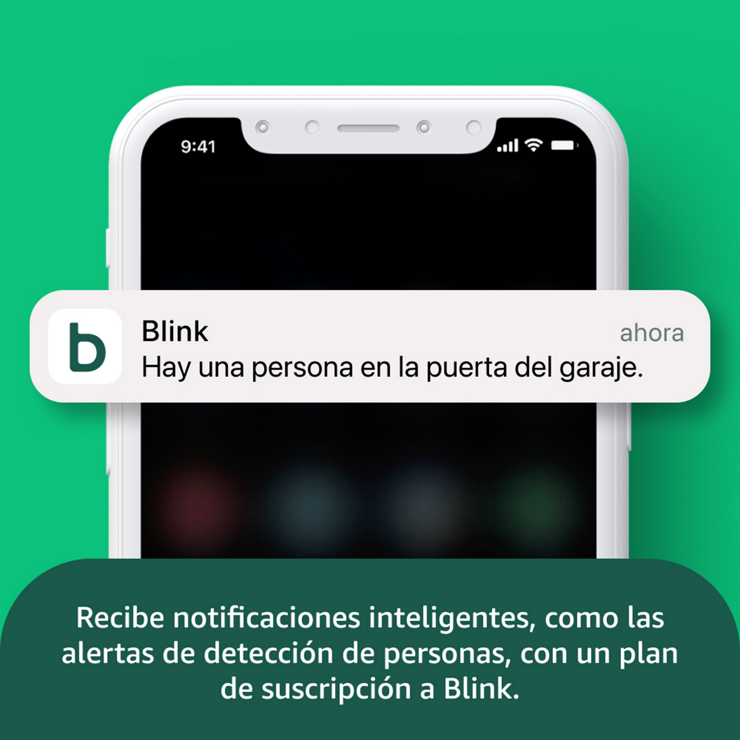 Un teléfono muestra una notificación de Blink: 'Hay una persona en la puerta del garaje.' El texto promociona notificaciones inteligentes.
