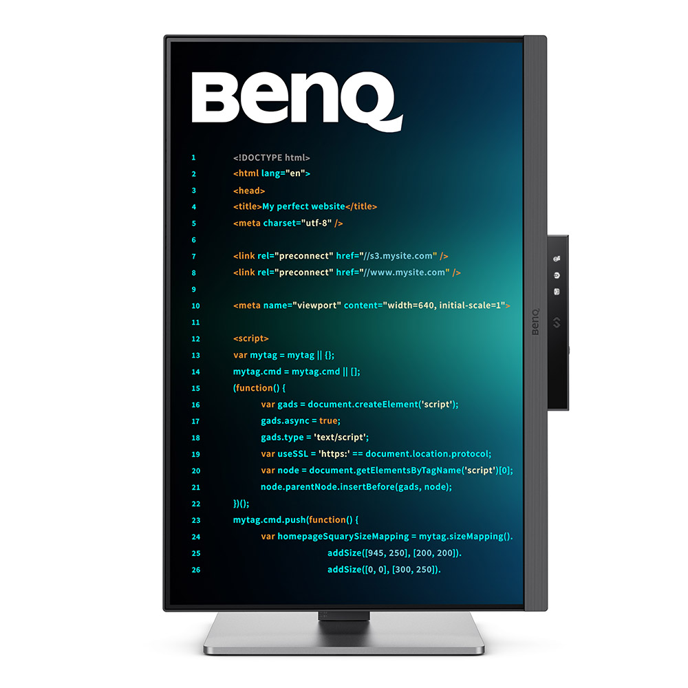 Bir BenQ monitör, ekranda HTML kodu görüntülüyor. Ekran, kod parçacıklarını ve BenQ logosunu gösteriyor.