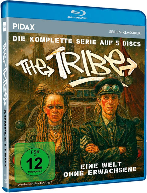 Blu-ray-Box-Art für 'The Tribe'. Zeigt zwei Personen in postapokalyptischer Kleidung. Der Titel ist prominent, mit 'FSK 12'-Aufkleber.