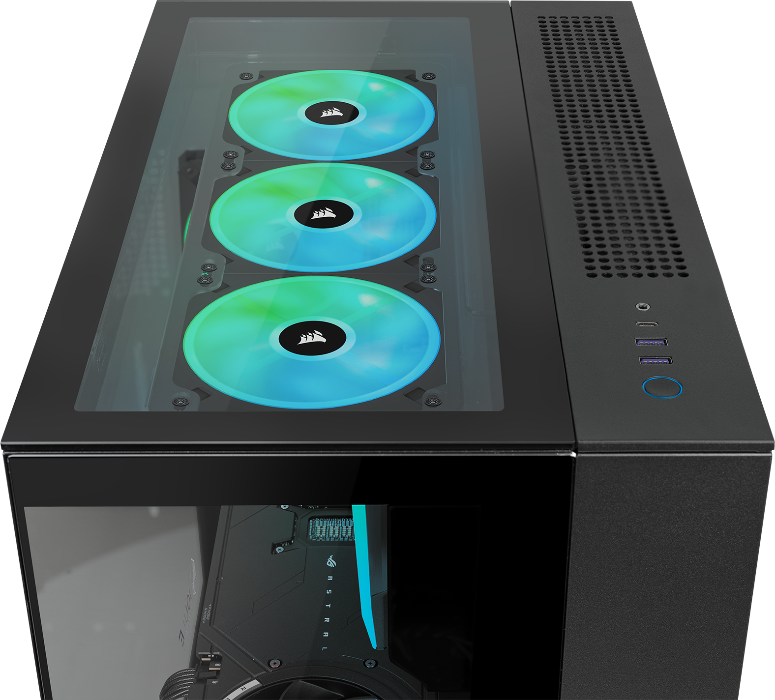 Boîtier PC avec panneau en verre. Trois ventilateurs éclairés aux teintes vertes et bleues. Boîtier noir avec ports USB et bouton d'alimentation.