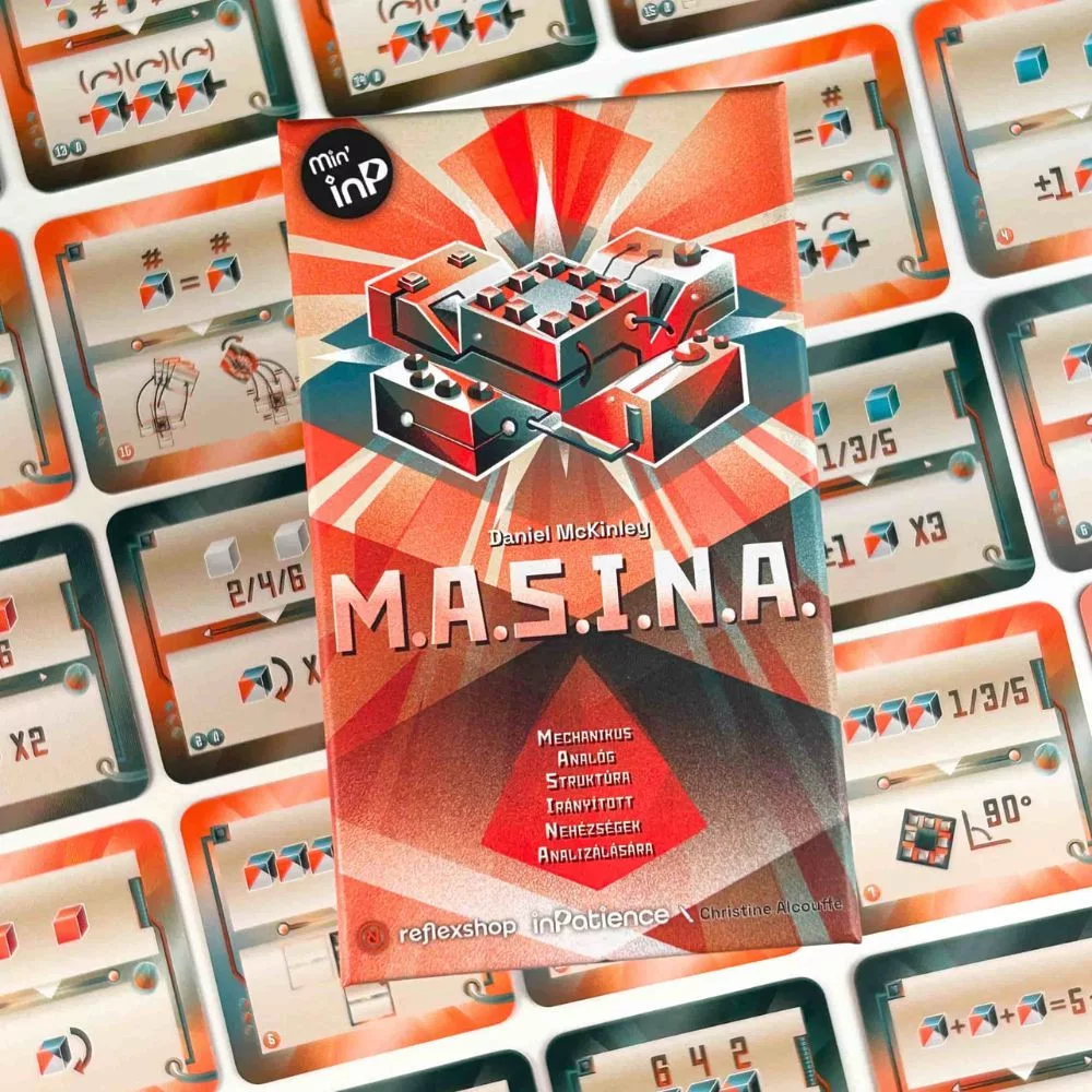 A "M.A.S.I.N.A." című társasjáték dobozát kártyák veszik körül. A dobozon egy komplex gép grafika látható.