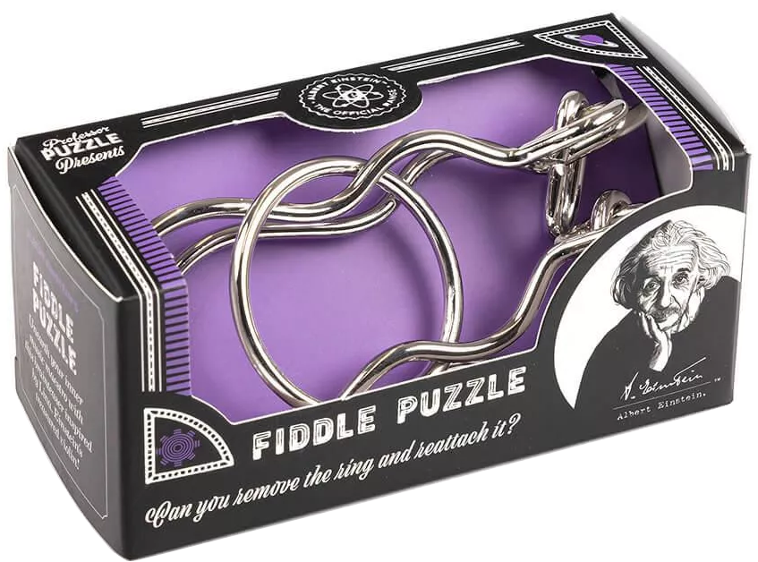 Egy fém kirakós játék, benne egy gyűrűvel, egy fekete dobozban van, rajta Albert Einstein képe. A dobozon a 'Fiddle Puzzle' felirat olvasható.