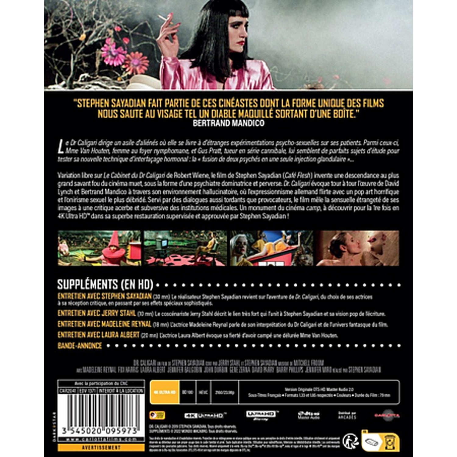 Filmposter met een vrouw met zwart haar, die een sigaret vasthoudt. Franse tekst staat boven en onder.