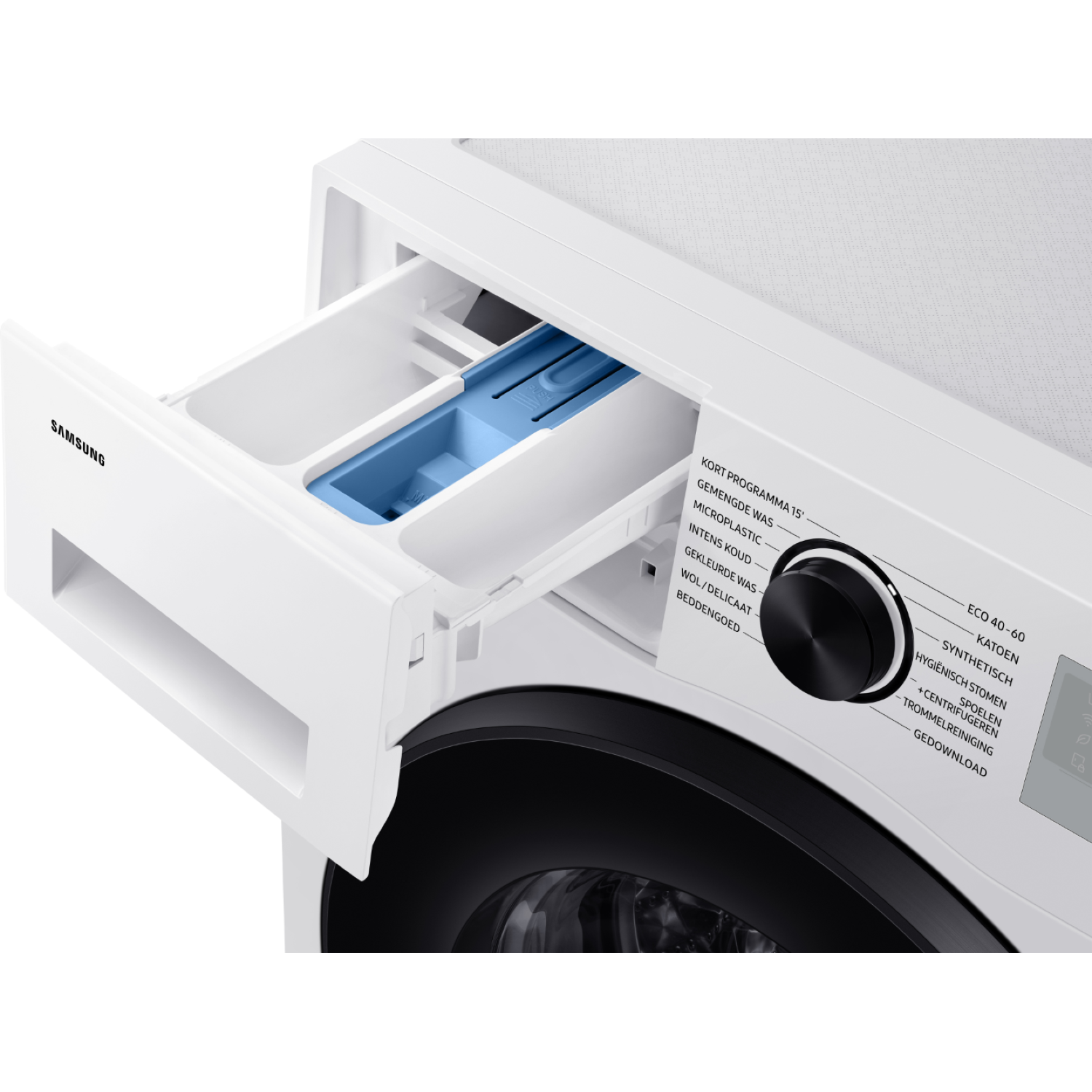 Close-up van een witte wasmachine met de wasmiddellade open. De lade heeft blauwe compartimenten. Het bedieningspaneel bevindt zich rechts.