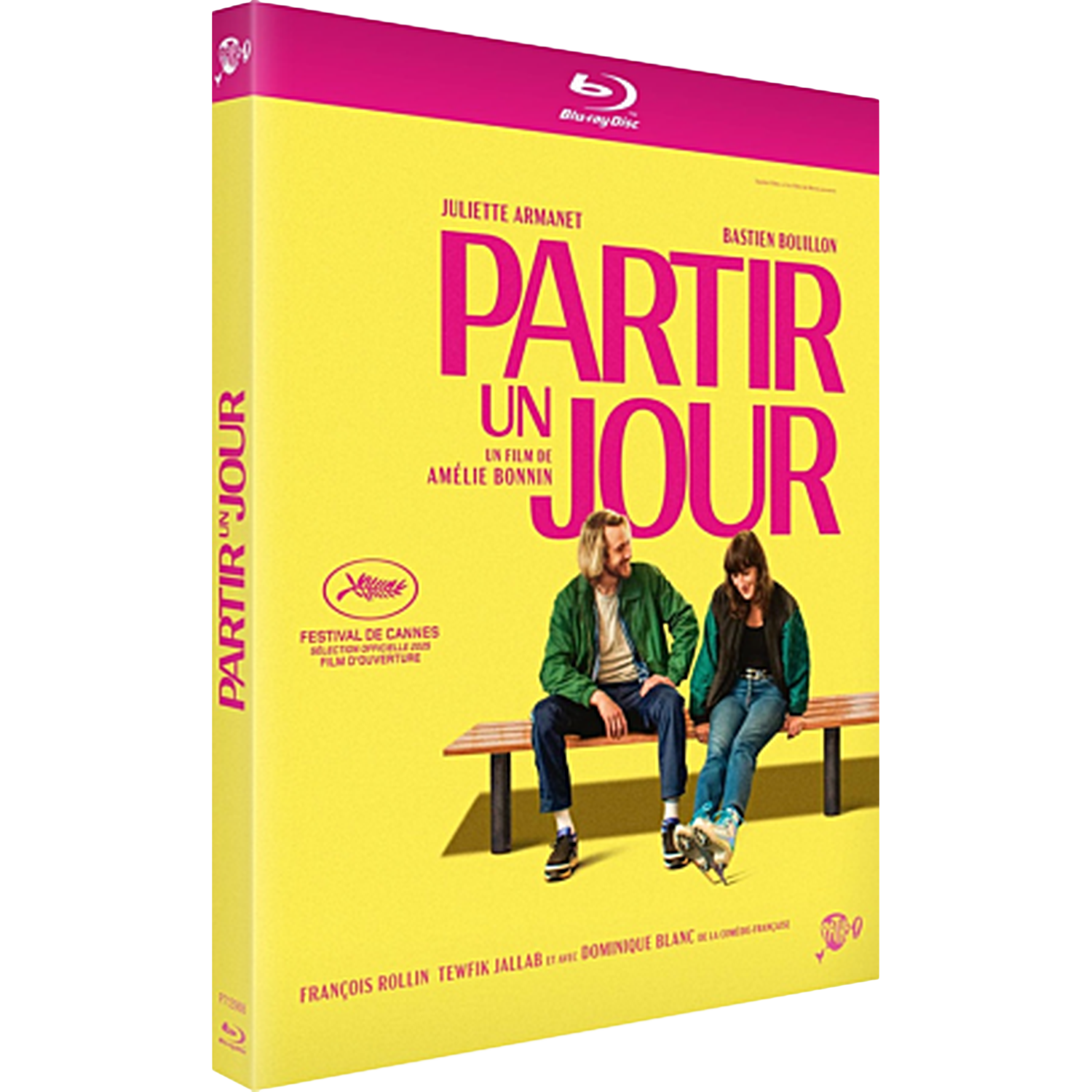 Couverture Blu-ray. Titre : Partir un jour. Un couple assis sur un banc. Fond jaune avec texte et accents roses.