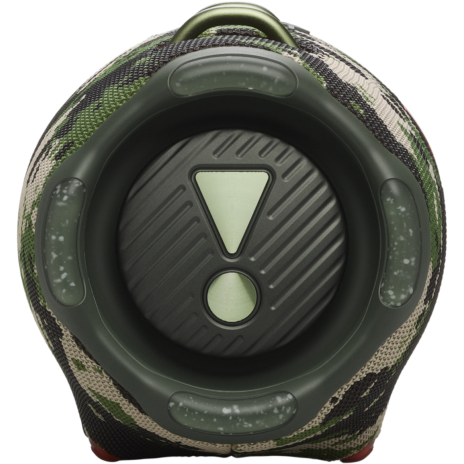 Een JBL-luidspreker met camouflagepatroon. Het heeft een donkergroene handgreep en accenten. Het midden van de luidspreker heeft het JBL-logo.