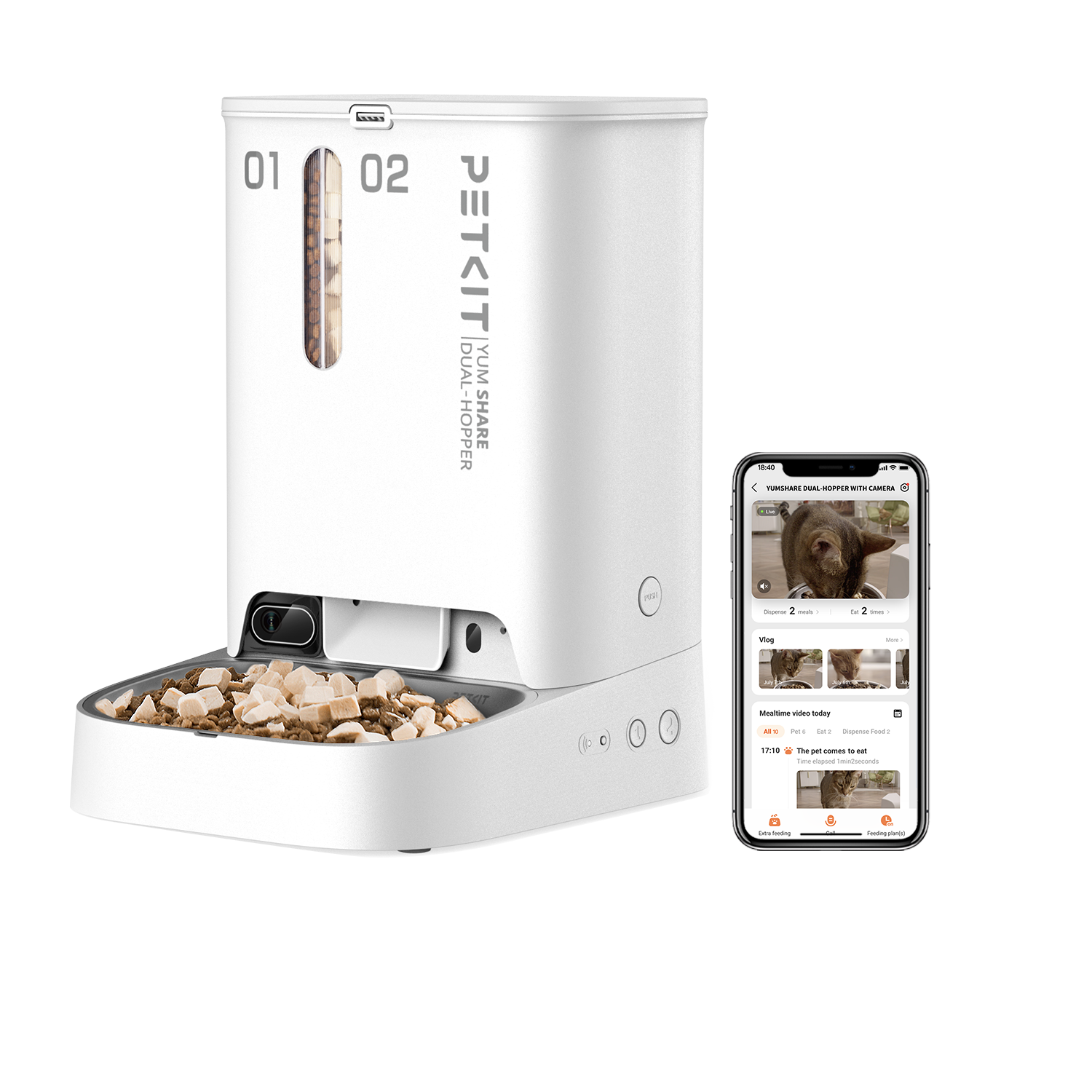 Een witte PETKIT Yum Share Dual-Hopper voerautomaat met voer en een smartphone met een video van een kat die eet.