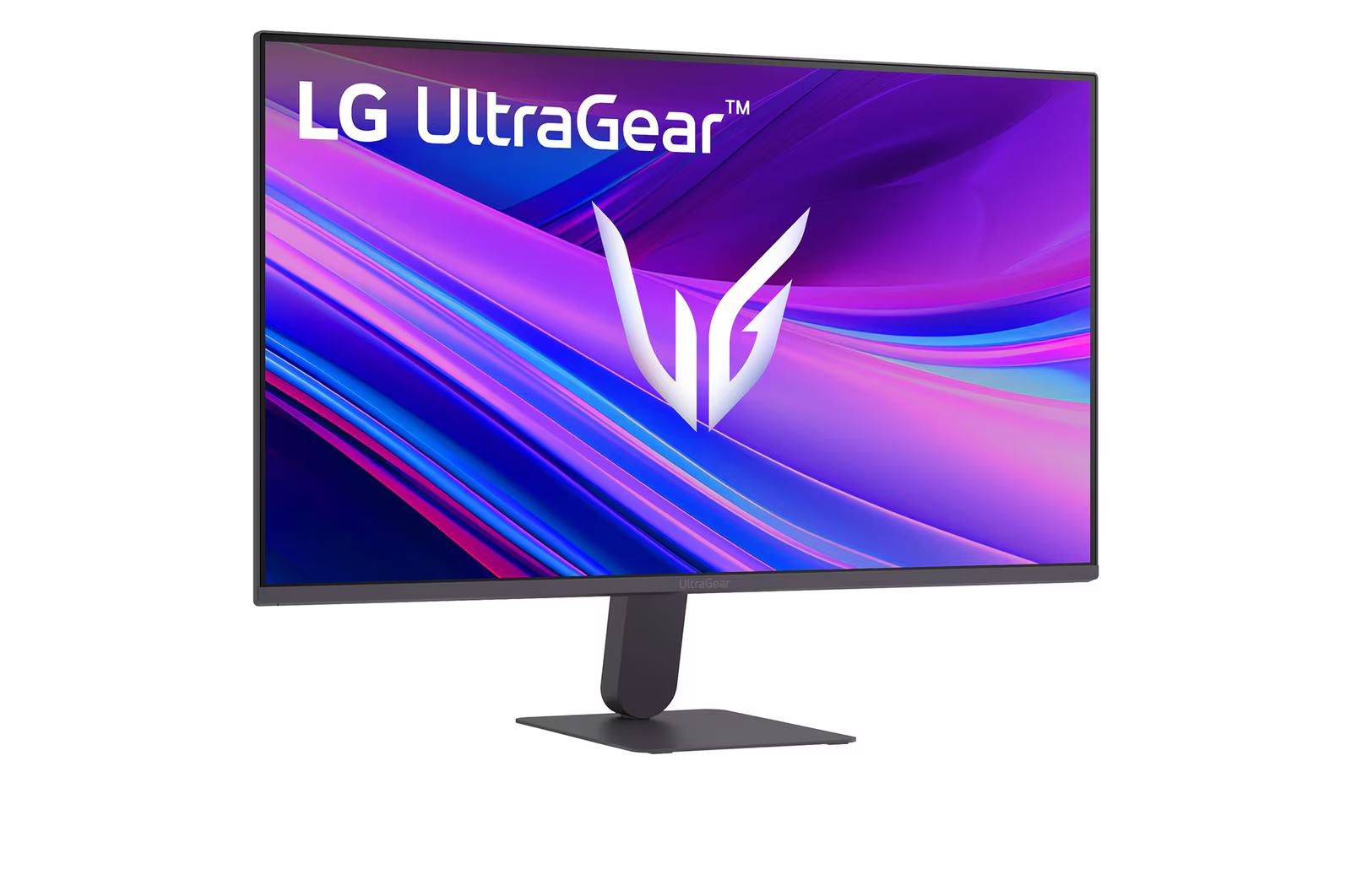 Egy LG UltraGear monitor. A képernyő lila és kék absztrakt dizájnt jelenít meg az LG UltraGear logóval.