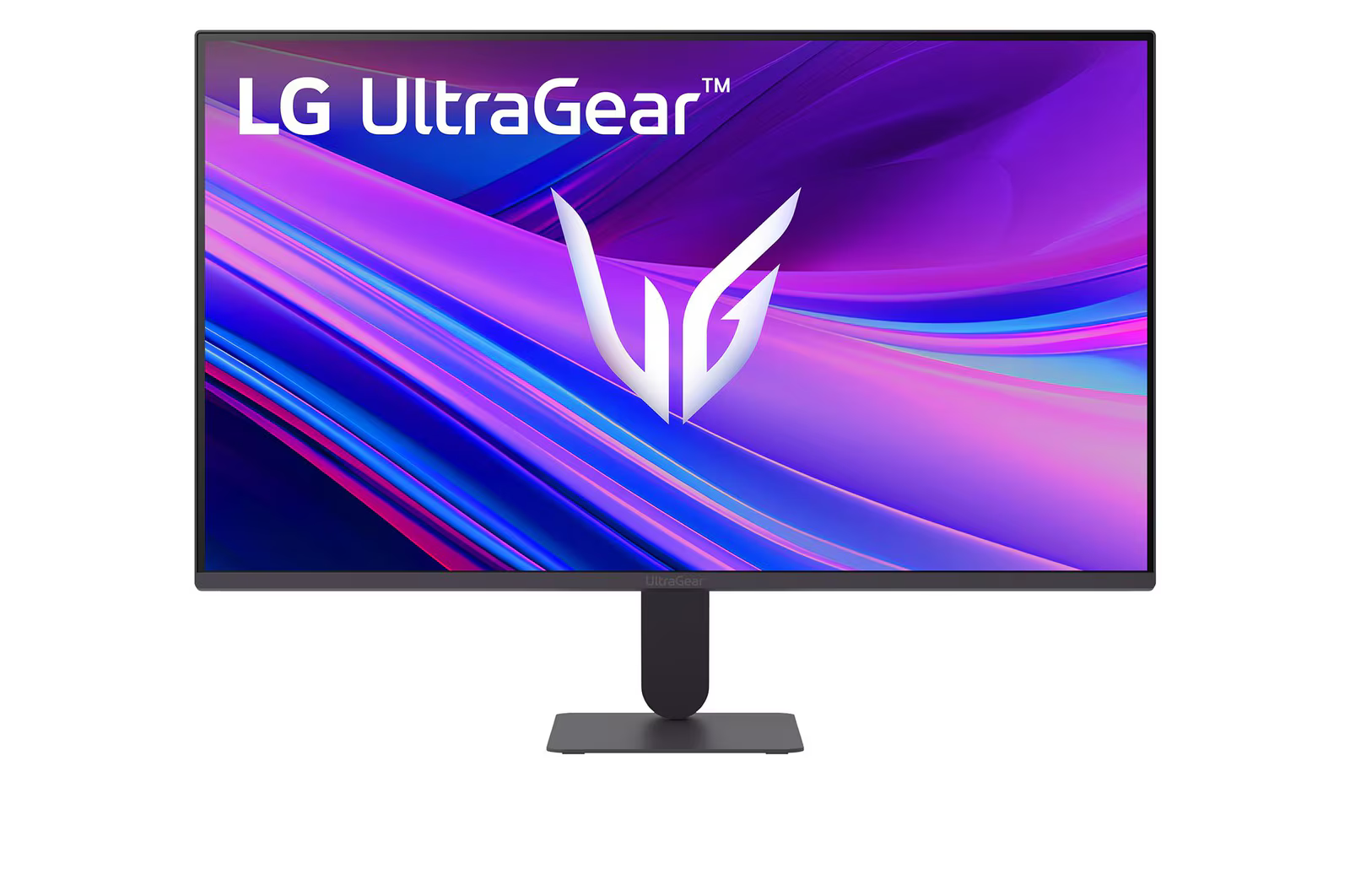 LG UltraGear monitor. A képernyő lila és kék absztrakt dizájnt jelenít meg, fehér logóval. Fekete keret és állvány fehér háttéren.