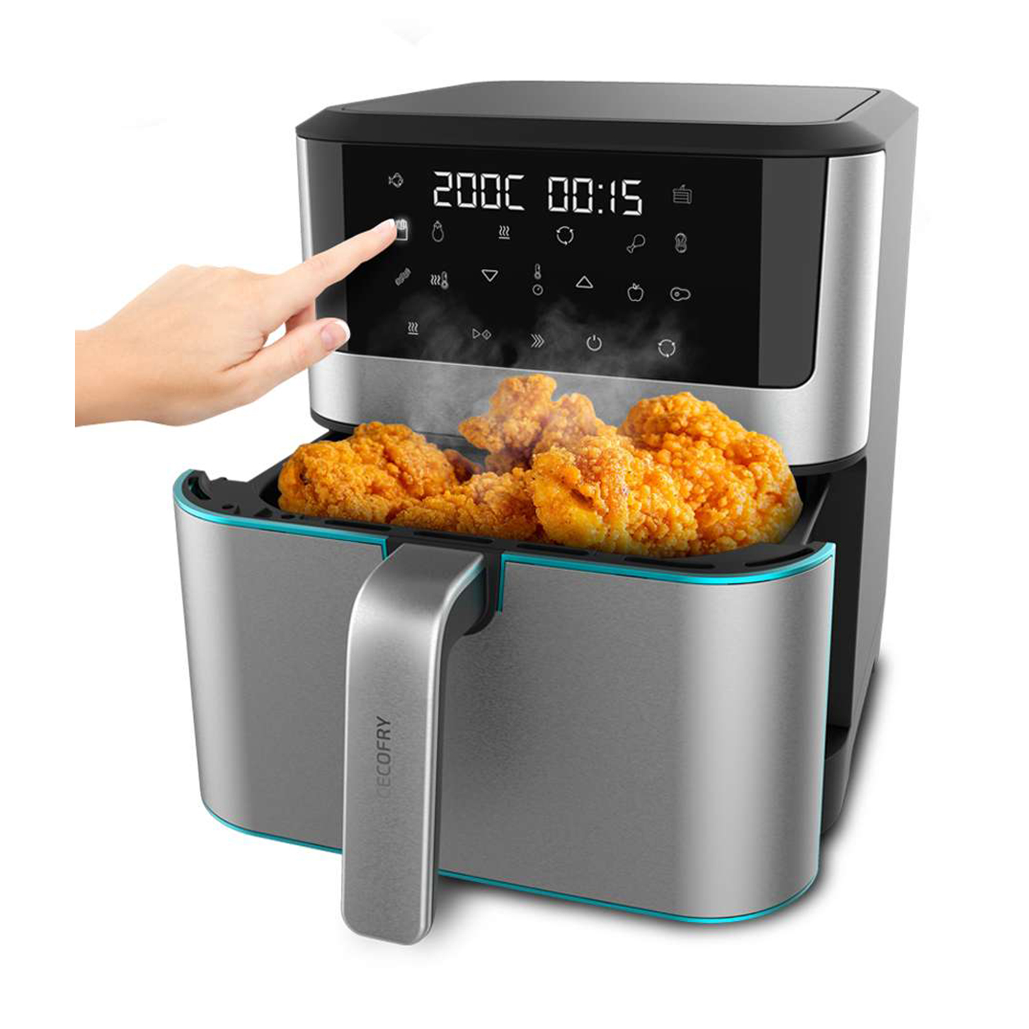 Una friggitrice ad aria con pollo fritto all'interno. Una mano tocca il display. La temperatura è di 200C. La maniglia dice CECOFRY.