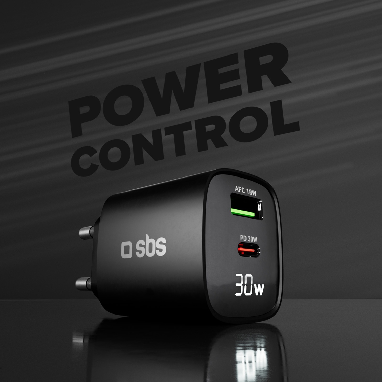 Adattatore di alimentazione SBS nero con uscita da 30 W, indicatori AFC 18W e PD 30W, e le parole POWER CONTROL sullo sfondo.