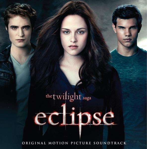 A 'The Twilight Saga: Eclipse' film plakátja. Három színészt, a címet és az 'Original Motion Picture Soundtrack' feliratot ábrázolja.
