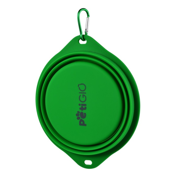 Zielona składana miska dla zwierząt z srebrnym klipsem. Miska jest złożona, a na niej nadrukowano nazwę marki 'PetiGio'.