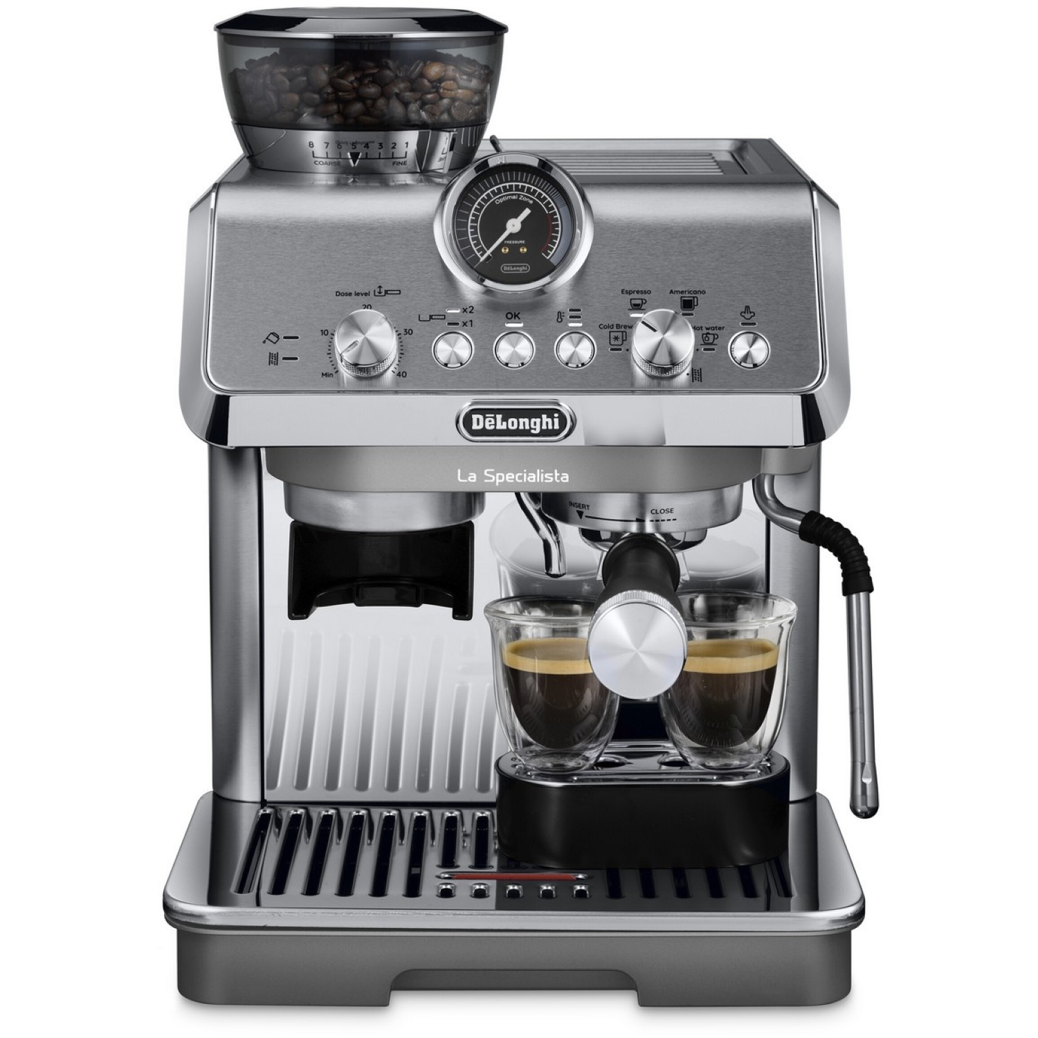 Een zilveren De'Longhi espressomachine, met een bonenmaler, manometer en twee kopjes koffie.