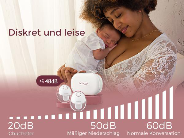 Eine Frau wiegt ein schlafendes Baby. Brustpumpenkomponenten werden mit dem momcozy-Logo und Geräuschpegelanzeigen angezeigt.