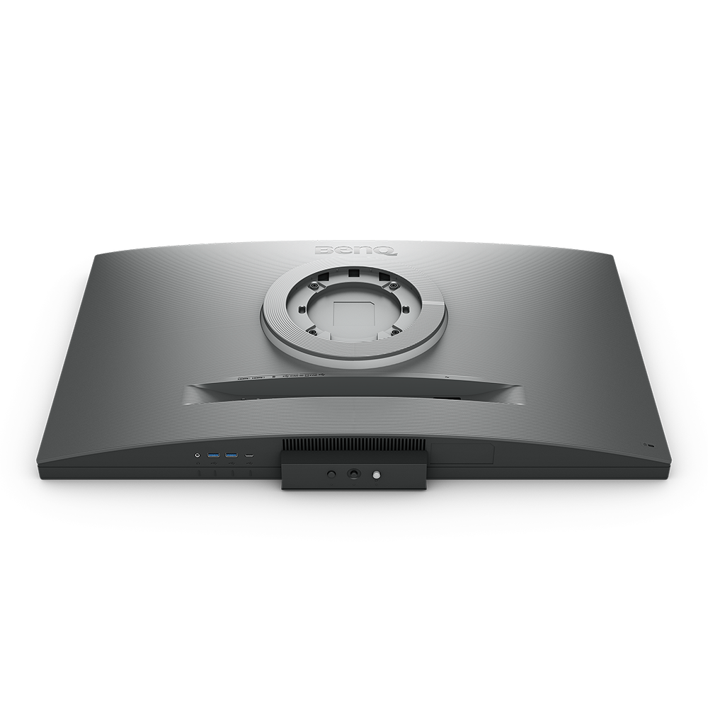 Gri BenQ monitörün arkadan görünümü. Stand yuvası, bağlantı noktaları ve BenQ logosu bulunur. Yüzey dokulu bir tasarıma sahiptir.