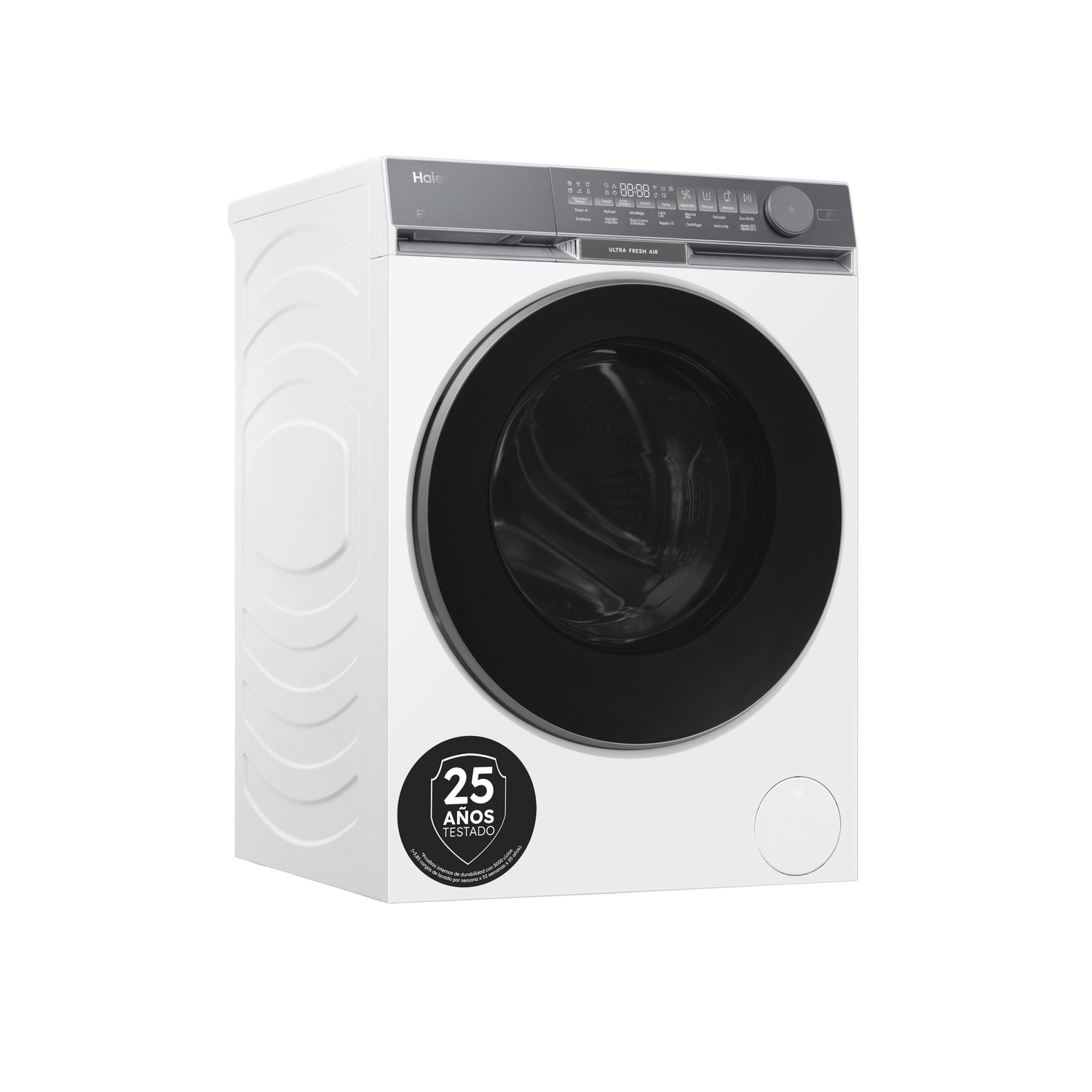 Una lavadora Haier blanca con puerta negra y panel de control. Tiene una pantalla digital y una pegatina '25 años testado'.