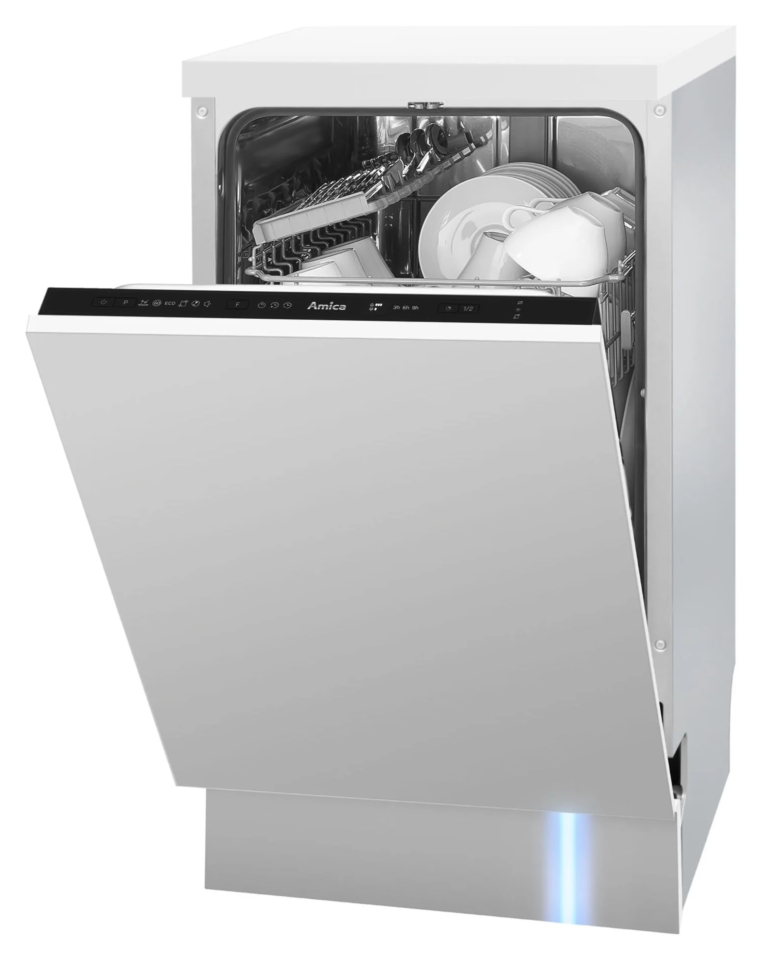 Biała zmywarka Amica, drzwi otwarte, załadowana naczyniami. Widoczny panel sterowania. Niebieskie światło na dole.