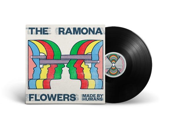 Vinyl-Schallplattenhülle für "The Ramona Flowers" mit bunten Gesichtern und einer schwarzen Vinyl-Schallplatte.
