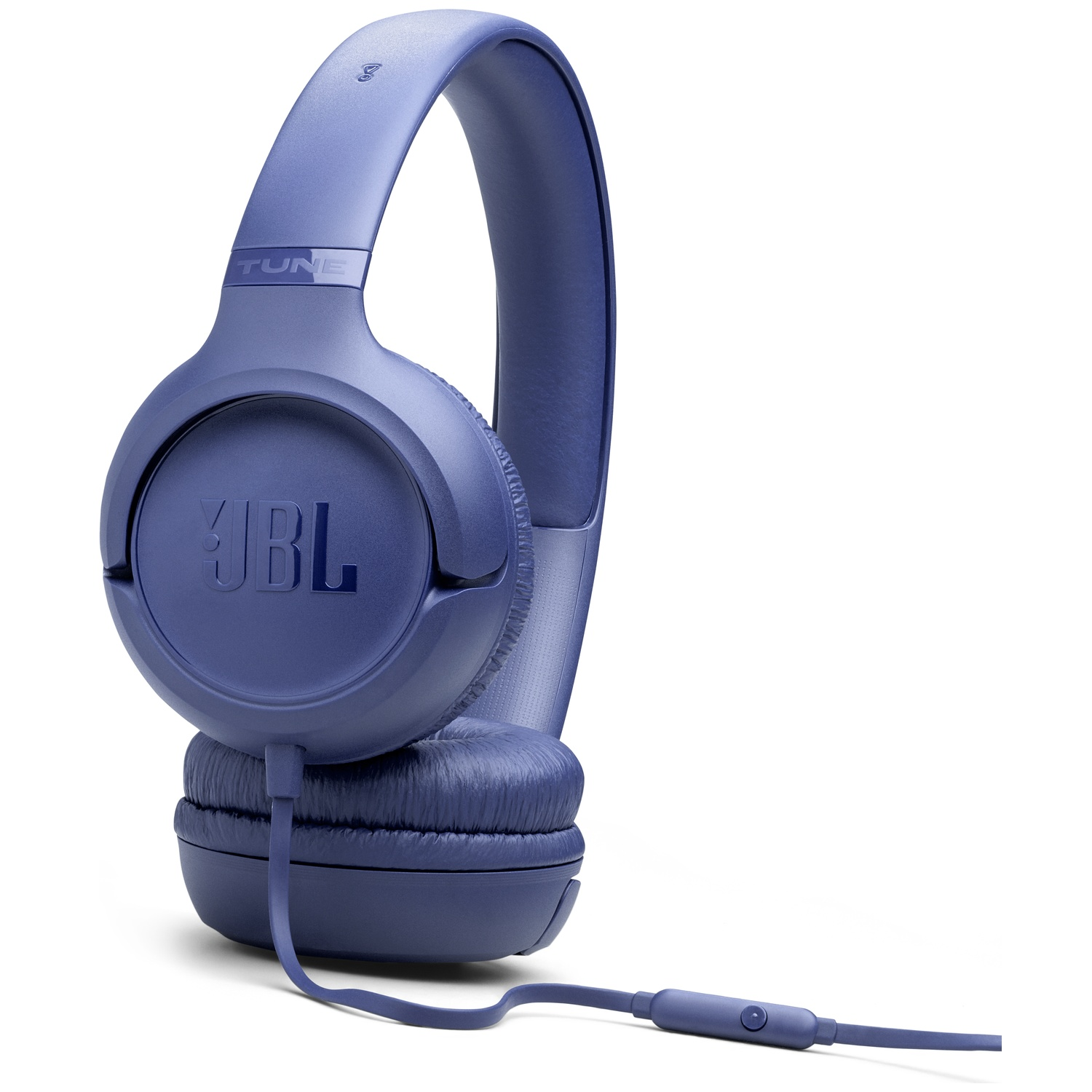 Een paar blauwe JBL Tune-hoofdtelefoons op een witte achtergrond. De hoofdtelefoon is over-ear met kabel en bediening.