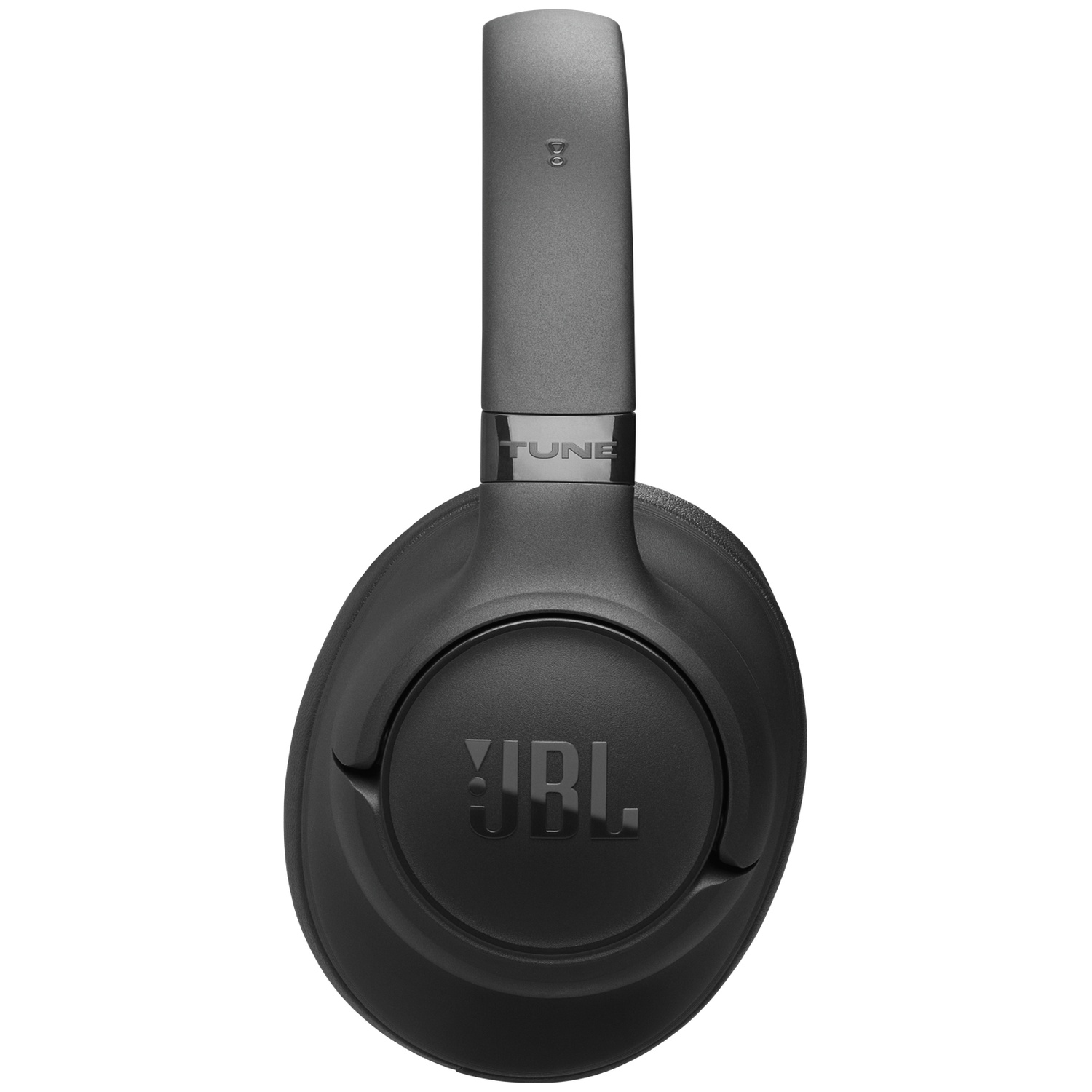 Zwarte JBL-koptelefoon op een witte achtergrond. De koptelefoon heeft een matte afwerking, met het JBL-logo zichtbaar op de oorschelp.