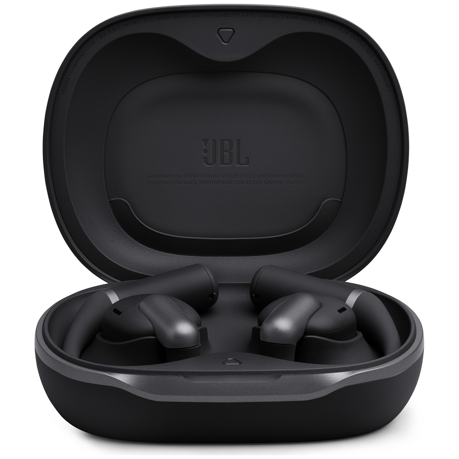 Étui de chargement noir pour écouteurs JBL ouvert, révélant les écouteurs à l'intérieur. L'étui est noir et porte le logo JBL.