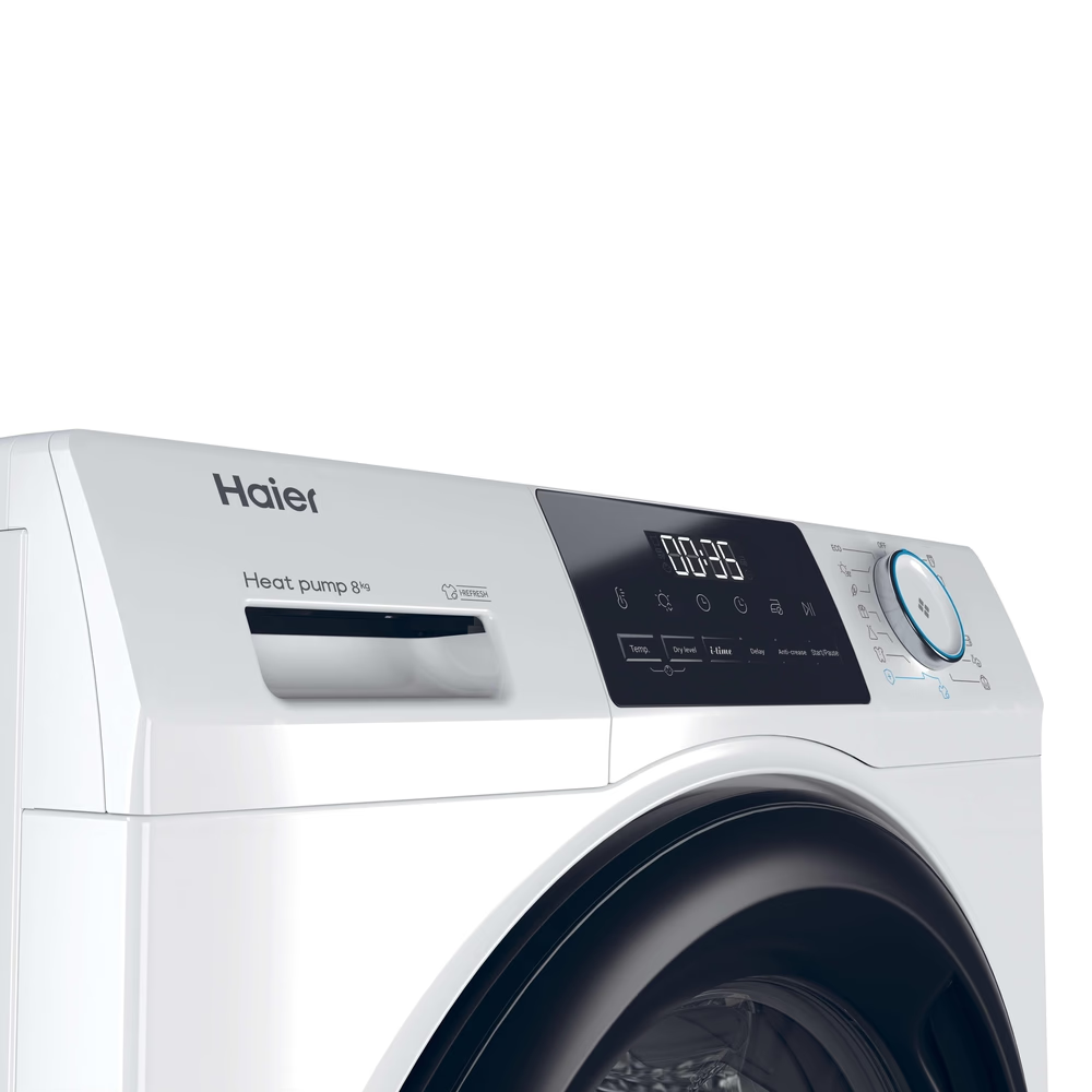 Fehér Haier hőszivattyús szárítógép. Digitális kijelzője '00:35'-öt mutat, van rajta vezérlőtárcsa és különböző funkciógombok.