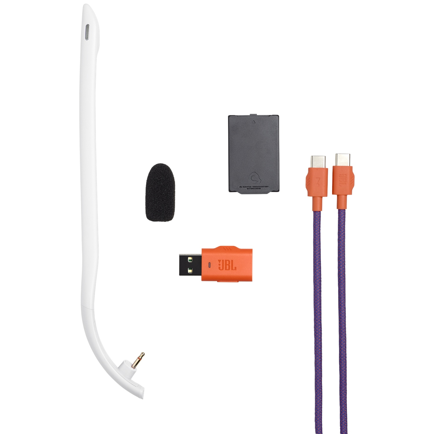 Un assortiment d'accessoires JBL, dont un bras de micro blanc, de la mousse noire, un dongle USB orange, des câbles et une batterie.