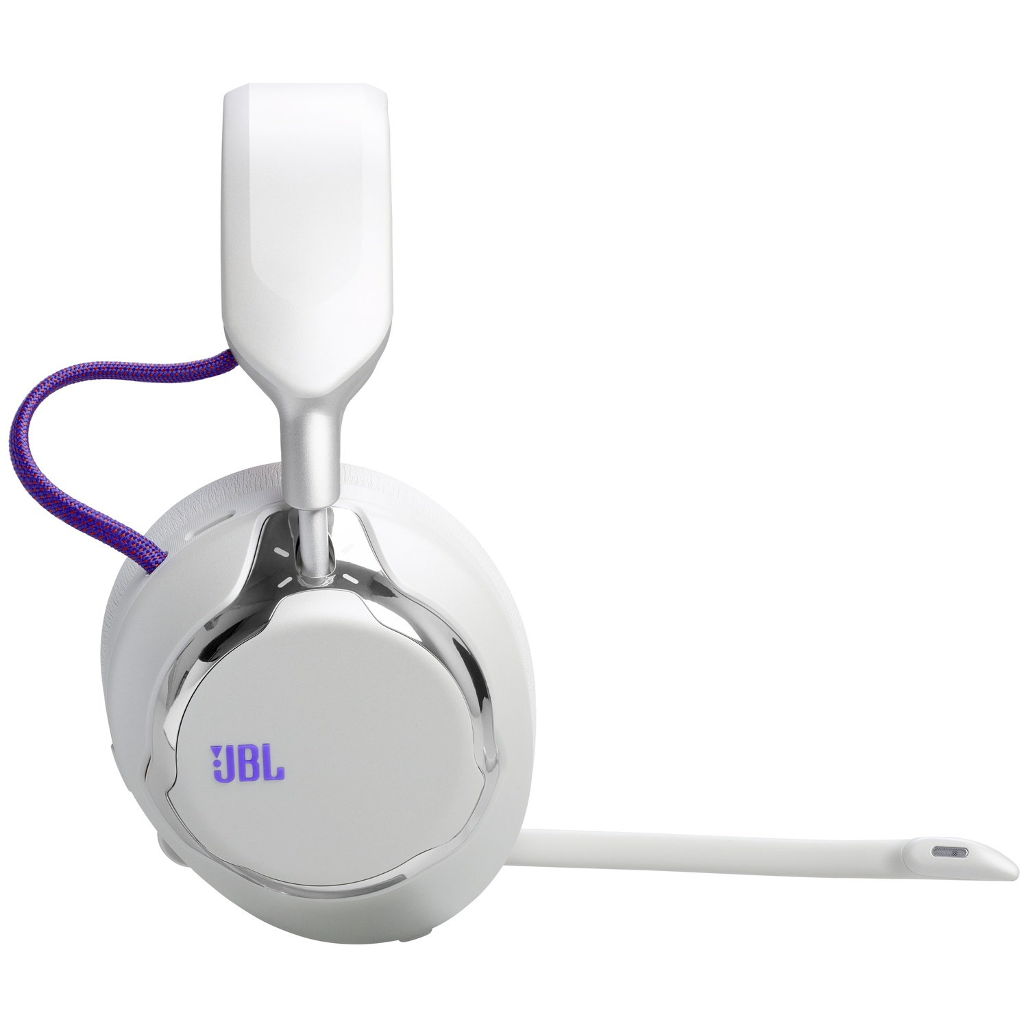 Witte JBL gaming headset met paarse accenten. Voorzien van microfoon en logo. Geïsoleerd op witte achtergrond.