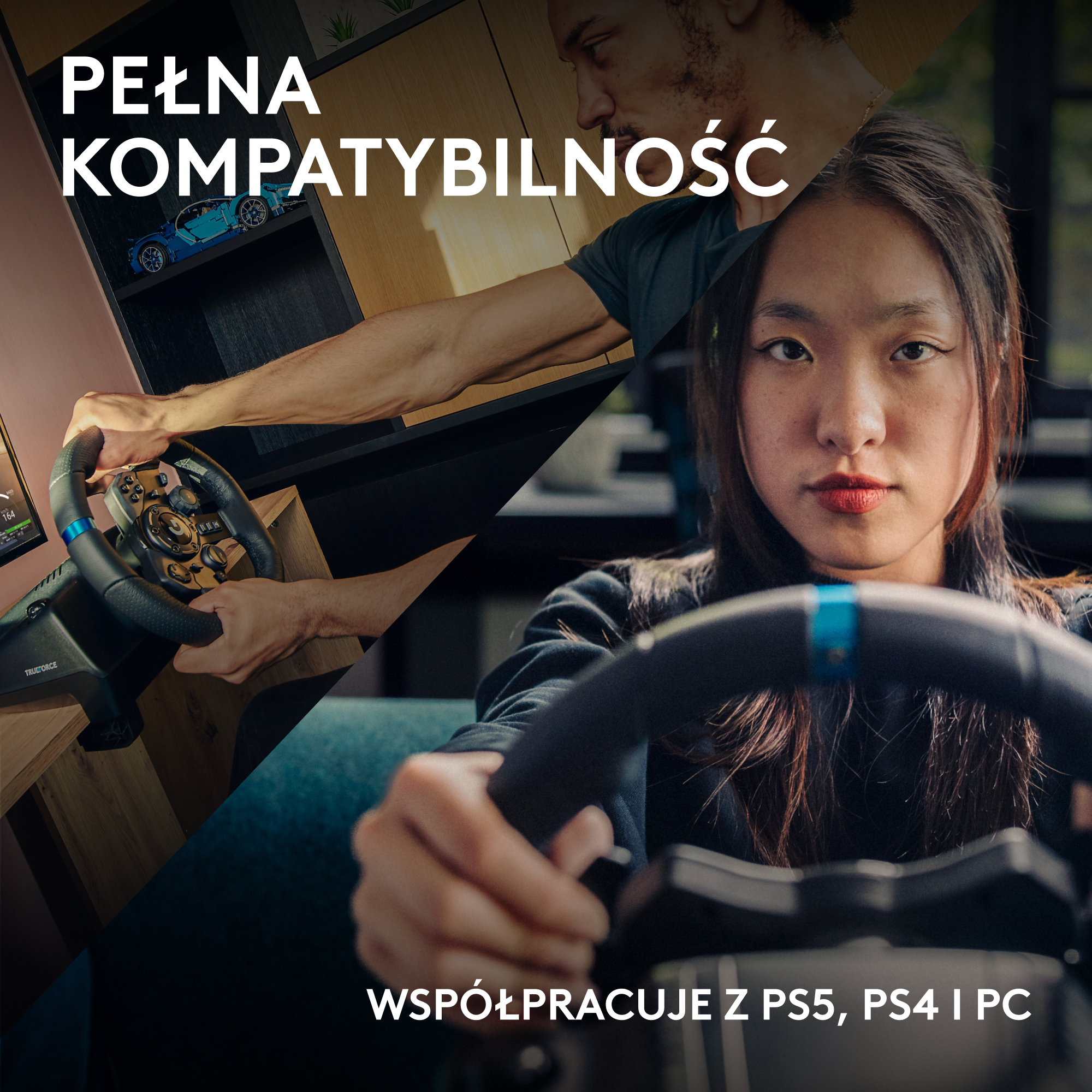 Obraz przedstawia dwie osoby trzymające kierownicę. Tekst głosi 'PEŁNA KOMPATYBILNOŚĆ' i 'WSPÓŁPRACUJE Z PS5, PS4 I PC'.