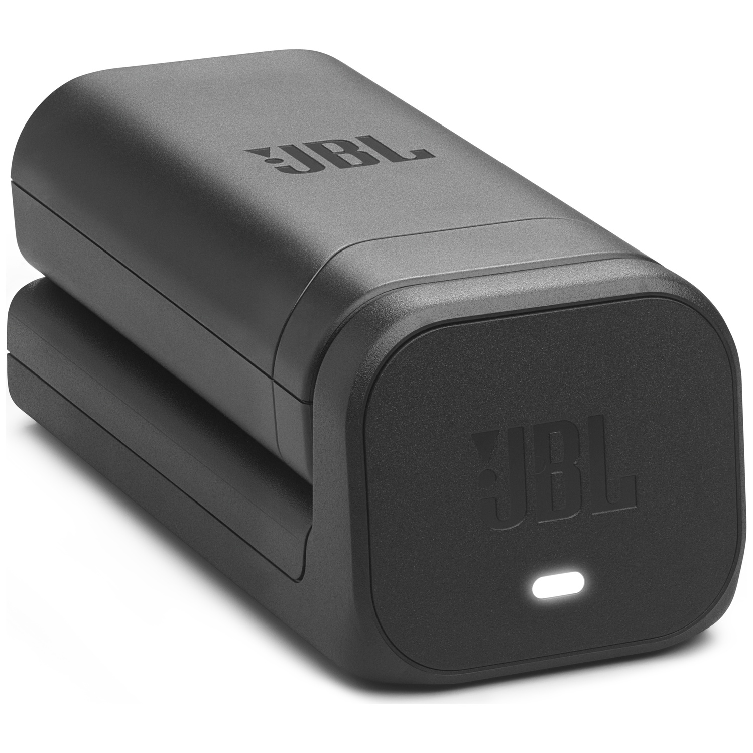 Een zwart JBL-oplaadstation. Het heeft het JBL-logo aan de boven- en voorkant. Een wit licht aan de voorkant.
