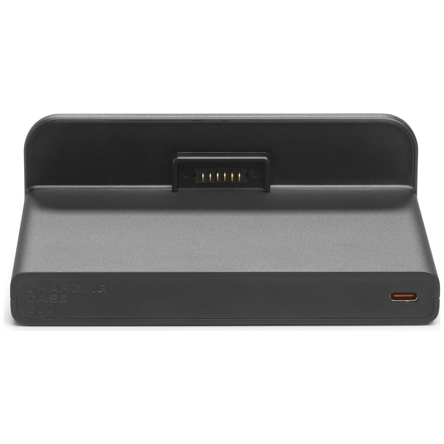 Een zwart oplaadstation voor een hoesje. Het heeft een oplaadpoort, een connector en de woorden "CHARGING CASE 600".