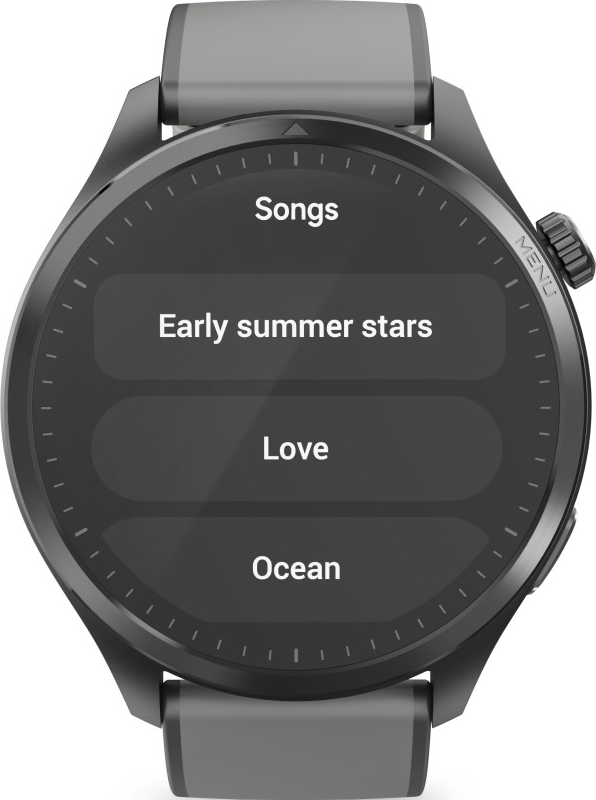 Eine Smartwatch zeigt eine Musikliste an: Songs, Early summer stars, Love und Ocean. Die Uhr ist dunkelgrau mit einer Menütaste.