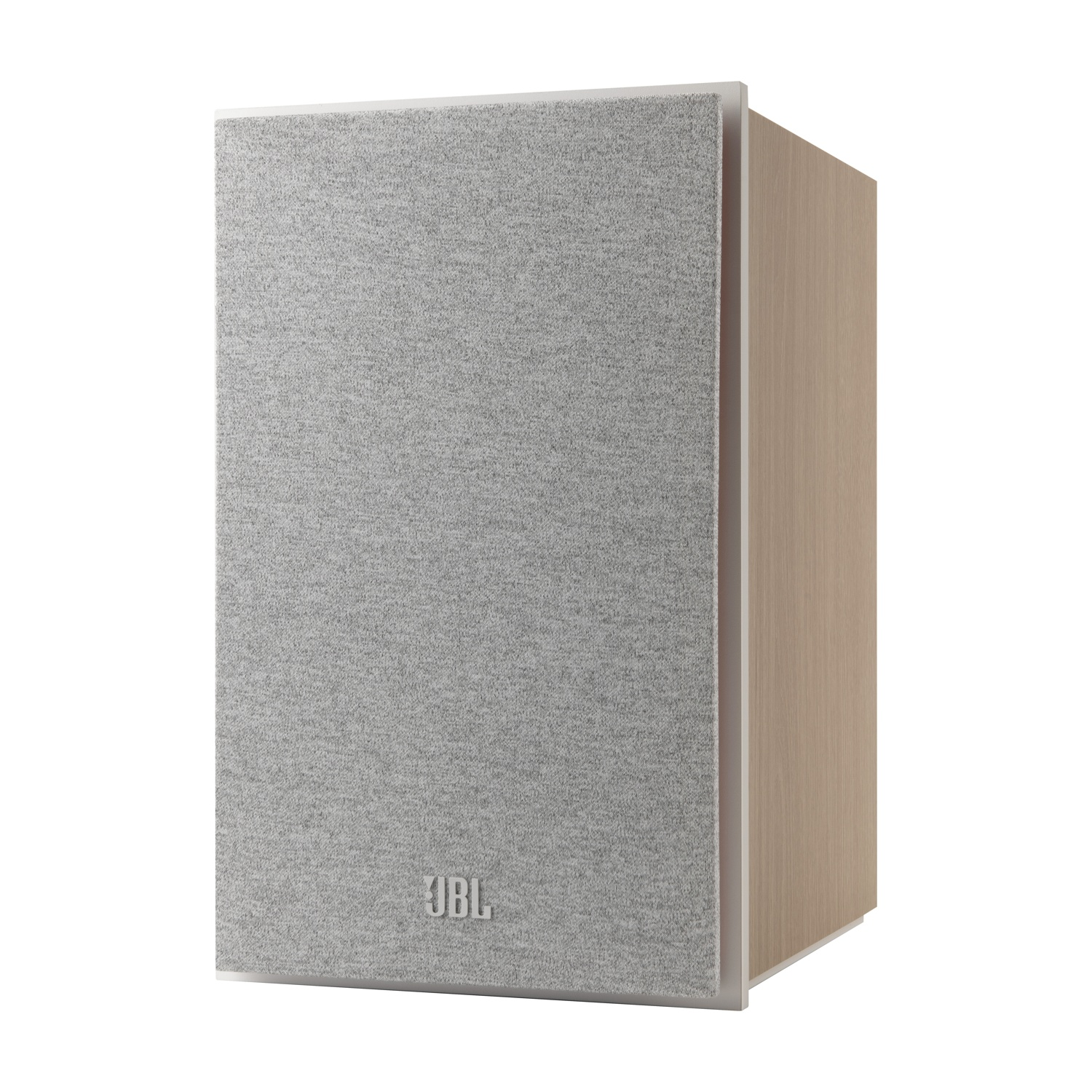 Un altoparlante JBL rettangolare con parte anteriore in tessuto grigio, lati in legno e cornice bianca. Logo JBL in basso a destra.