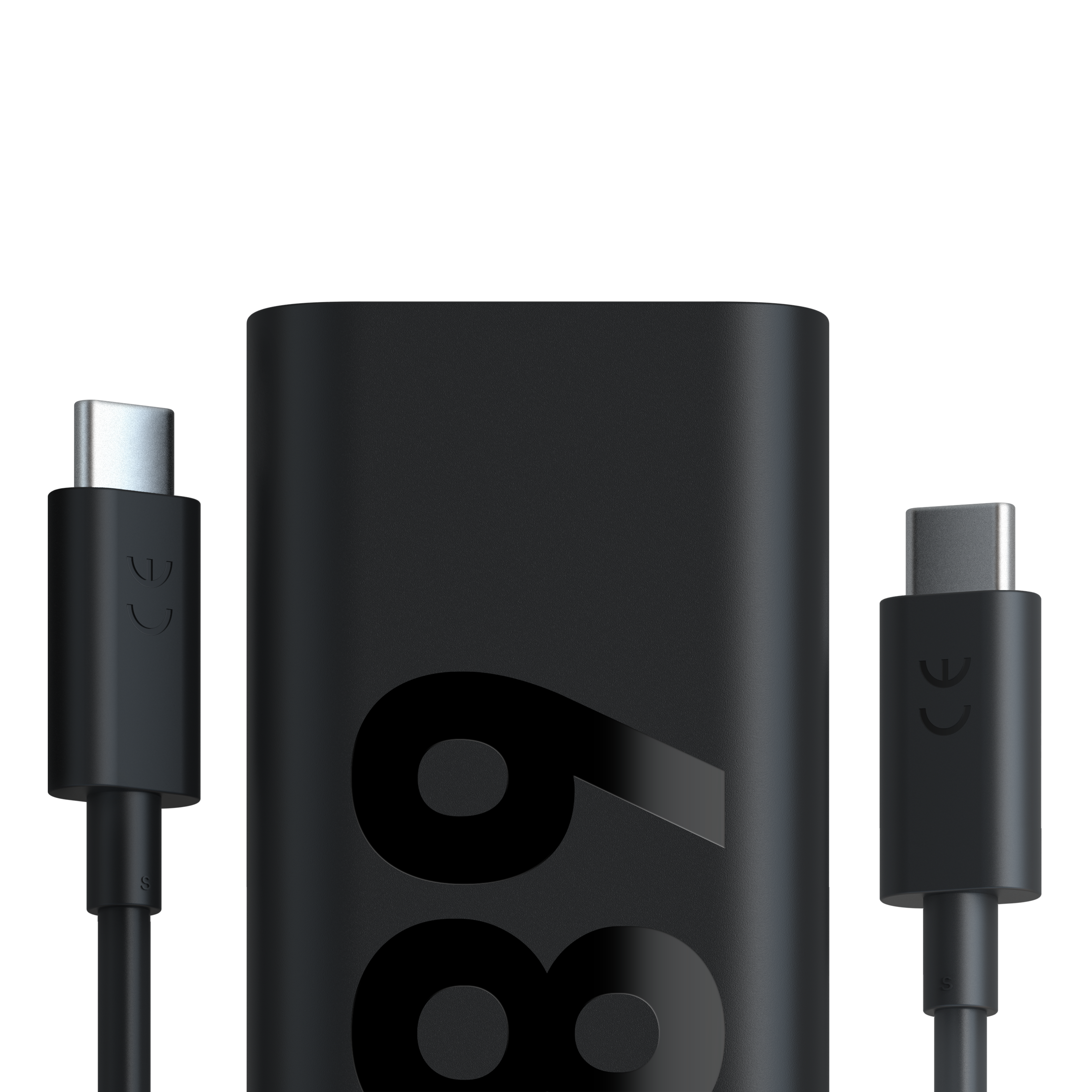 '89' yazılı siyah şarj cihazı, yanlarda iki USB-C kablosu. CE işareti görünür. Beyaz zemin.