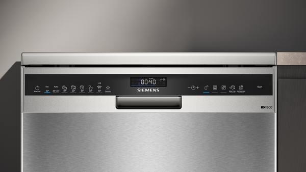 Paslanmaz çelik Siemens bulaşık makinesi kontrol paneli. Bir zamanlayıcı, program seçenekleri ve Siemens logosu görüntüler. Ekran 00:40'ı gösteriyor.