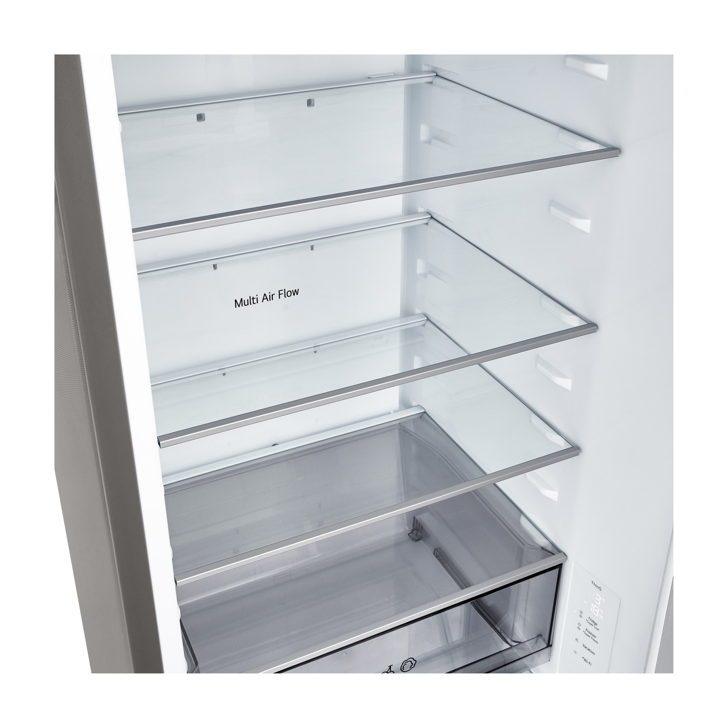 Interno di un frigorifero con ripiani in vetro. Le parole 'Multi Air Flow' sono visibili. Ci sono cassetti e un pannello di controllo a destra.
