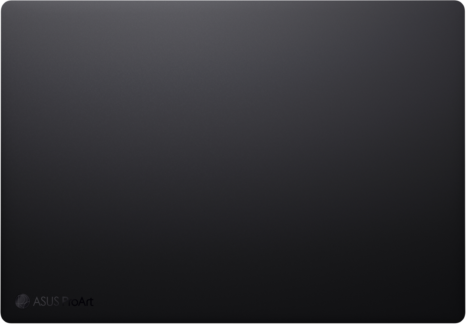 Tapa de portátil gris oscuro con esquinas redondeadas. El logotipo de ASUS ProArt está en la esquina inferior izquierda. La superficie tiene una textura sutil.