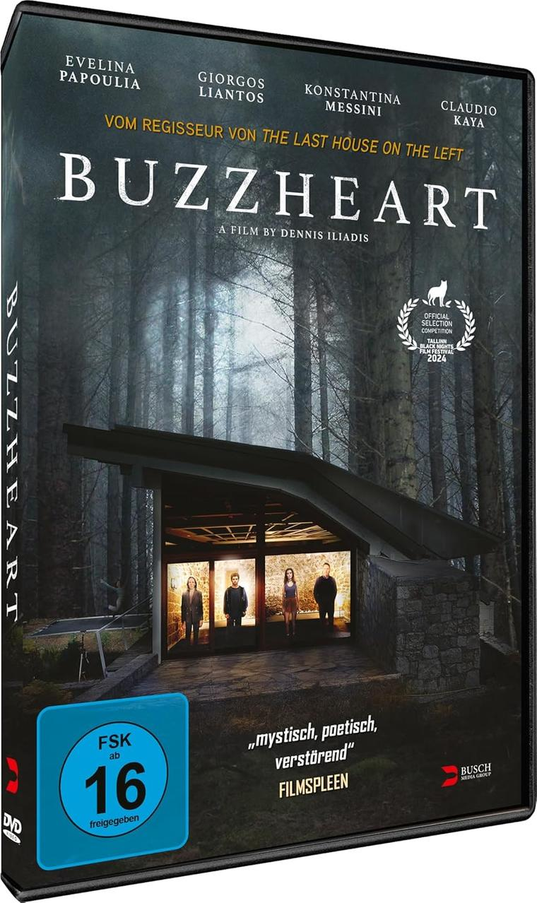 DVD-Hülle für 'Buzzheart'. Zeigt Schauspieler in einem Gebäude mit Waldhintergrund. Enthält Auszeichnung und Altersfreigabe.