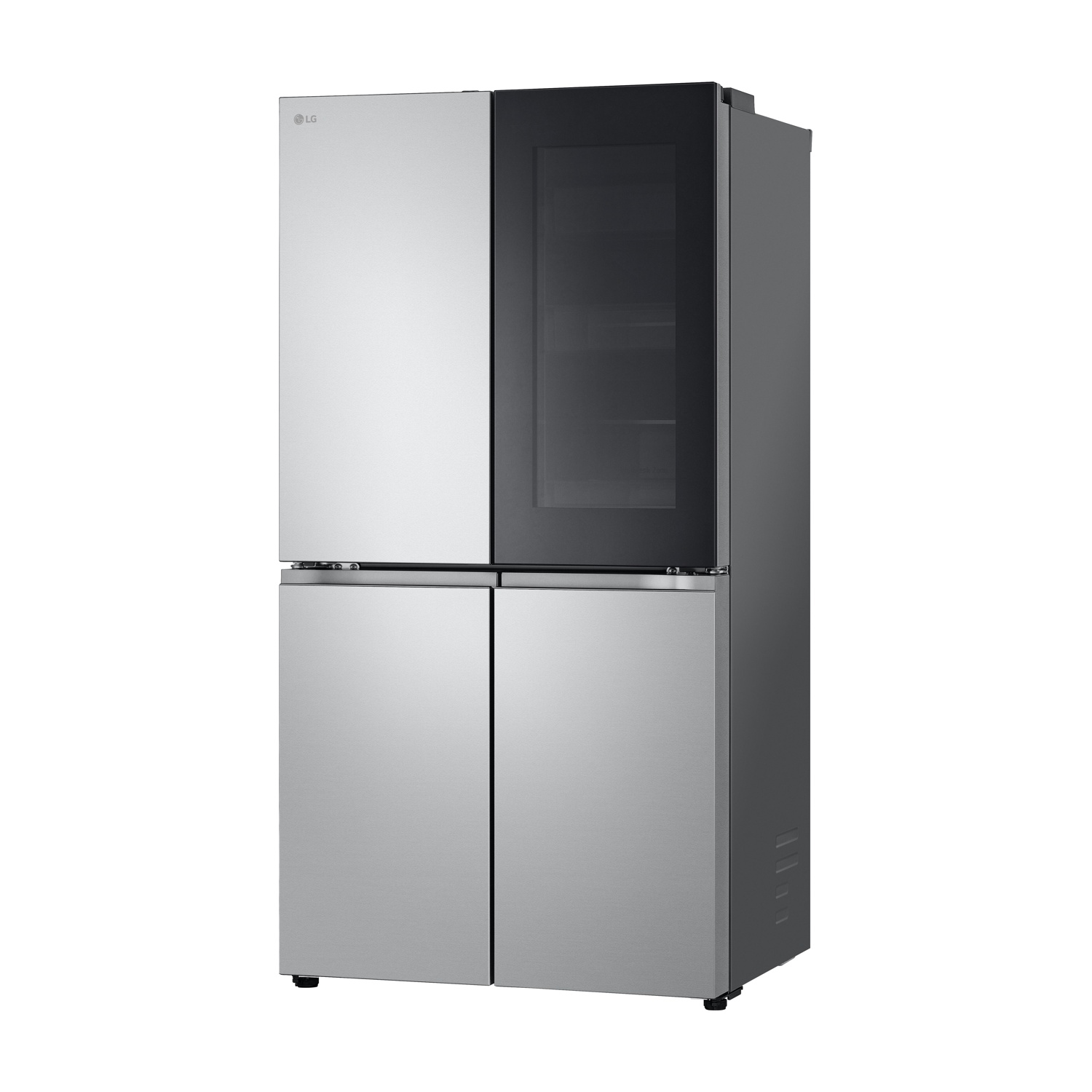 Un frigorifero LG argentato con quattro ante. Un lato ha una porta a vetro, gli altri due sono pieni. Il logo LG è visibile.