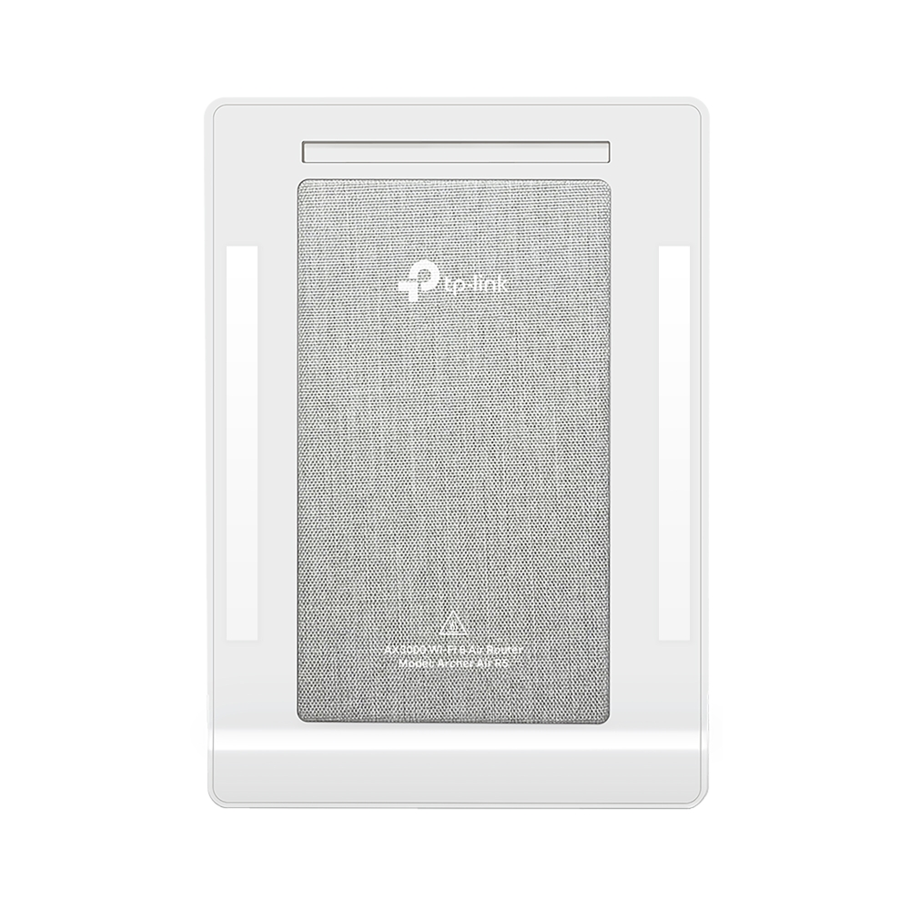 Ein weißer TP-Link-Router. Er hat eine rechteckige graue Mitte mit dem TP-Link-Logo und Modellinformationen. Ein weißer Rahmen umgibt ihn.