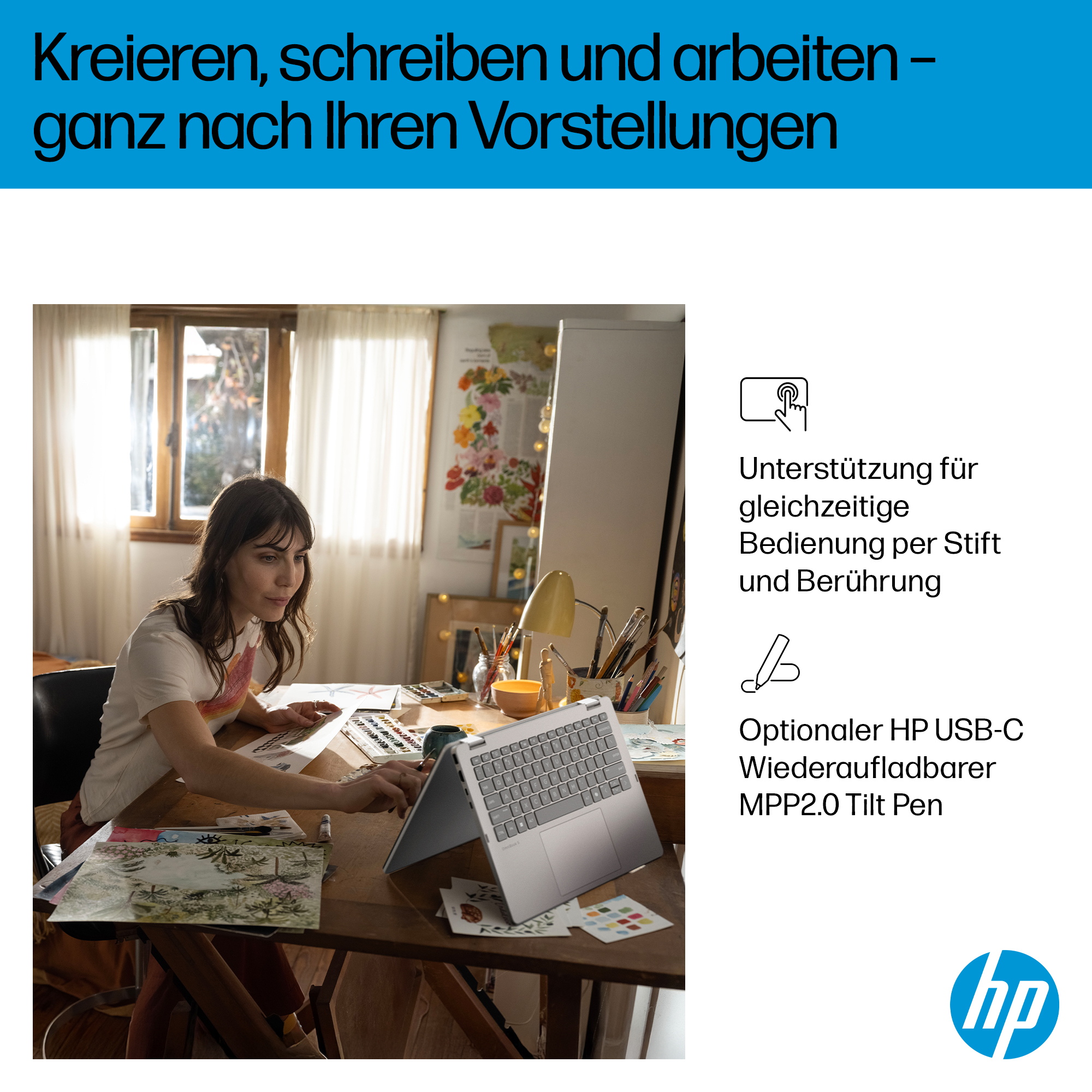 Eine Frau sitzt an einem Schreibtisch und benutzt einen Laptop. Sie arbeitet in einem gut beleuchteten Raum an Kunstwerken.