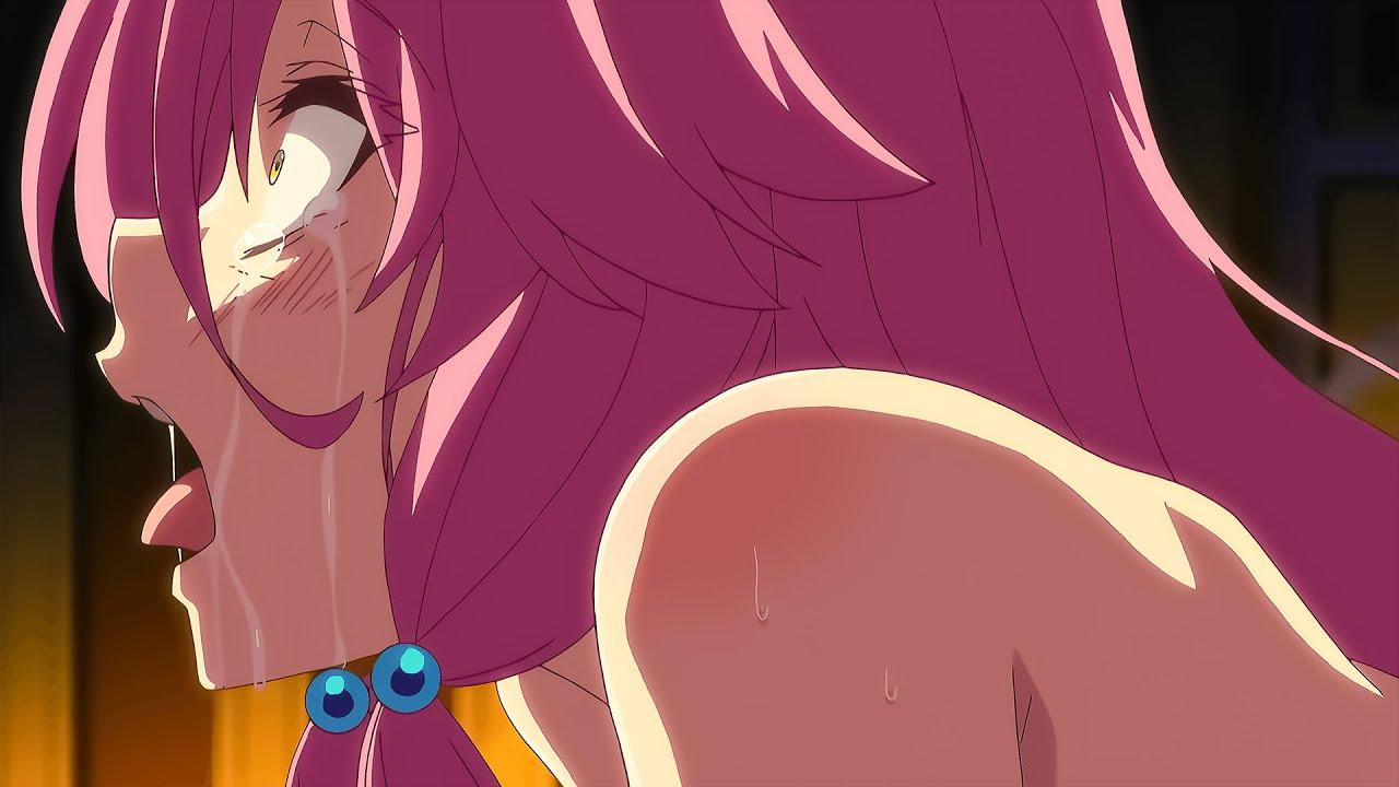 Anime-Mädchen mit pinken Haaren weint, Tränen fließen über ihr Gesicht. Sie trägt eine blaue Halskette. Der Hintergrund ist unscharf.