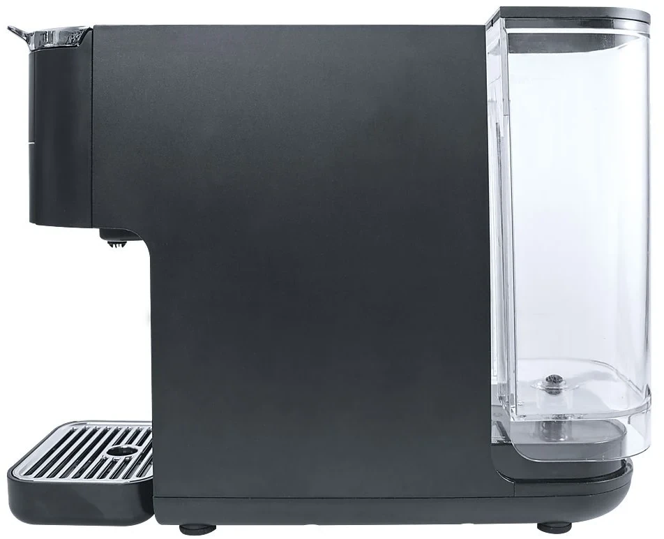 Seitenansicht einer schwarzen Espressomaschine mit Wassertank. Sie hat eine Tropfschale und einen Chromauslauf.
