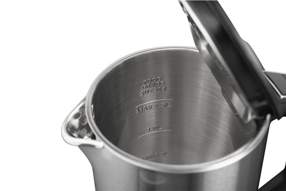Edelstahl-Kessel-Innenraum. Markierungen: Food Grade, SUS 304, Max 1,5L, 1,0L, Min 0,5L. Offener Deckel auf schwarzer Oberfläche.