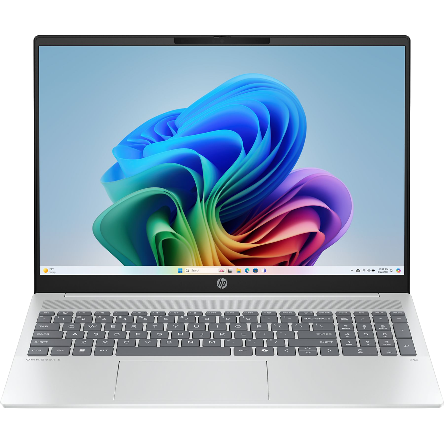 Een zilveren HP OmniBook 5 laptop is open. Het scherm toont een kleurrijk abstract ontwerp. Het toetsenbord is zichtbaar.