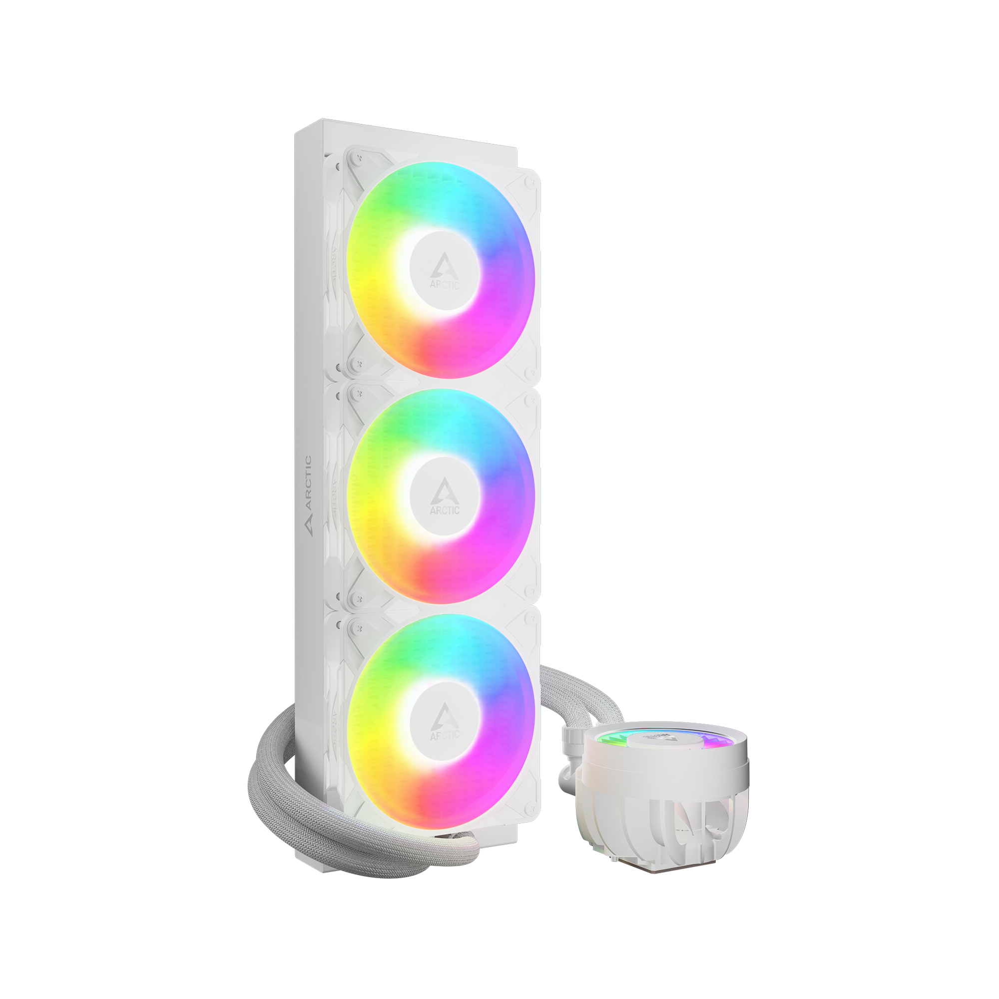 Sistema di raffreddamento per computer bianco con tre ventole e una pompa. Le ventole hanno luci LED colorate. Tubi grigi.